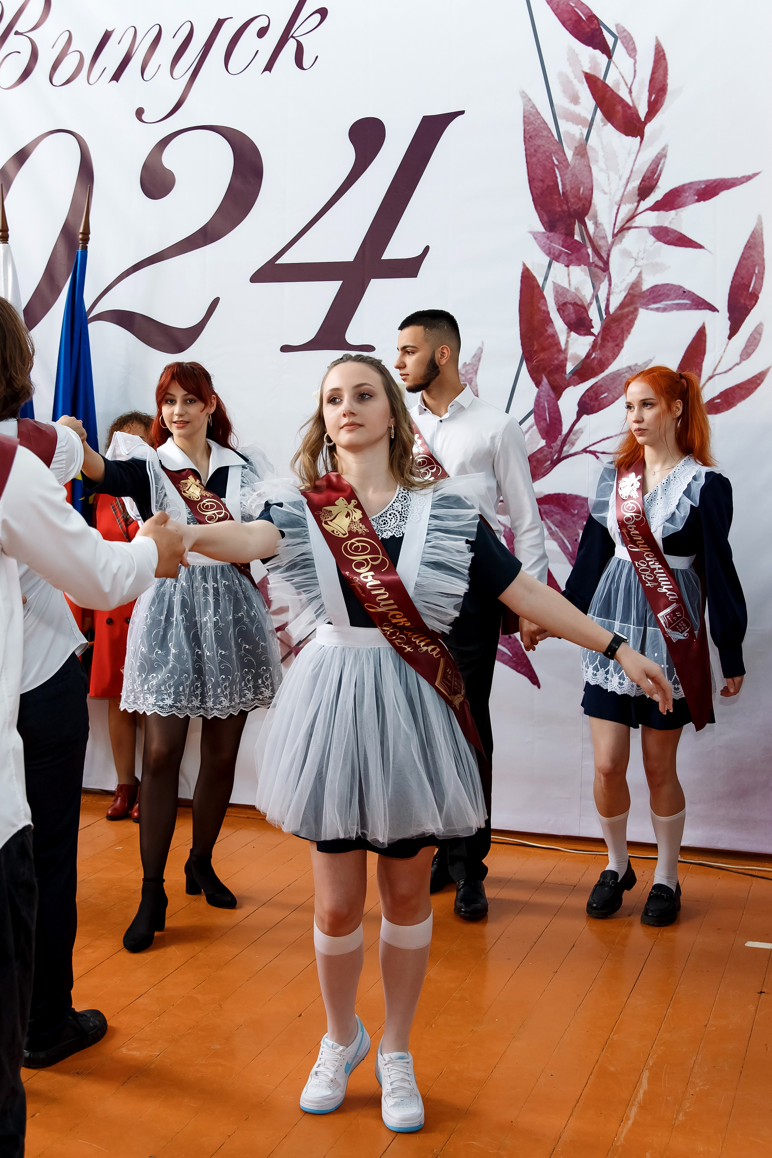 11 класс Последний звонок. Фотограф Любовь Корниенко, Примоский край