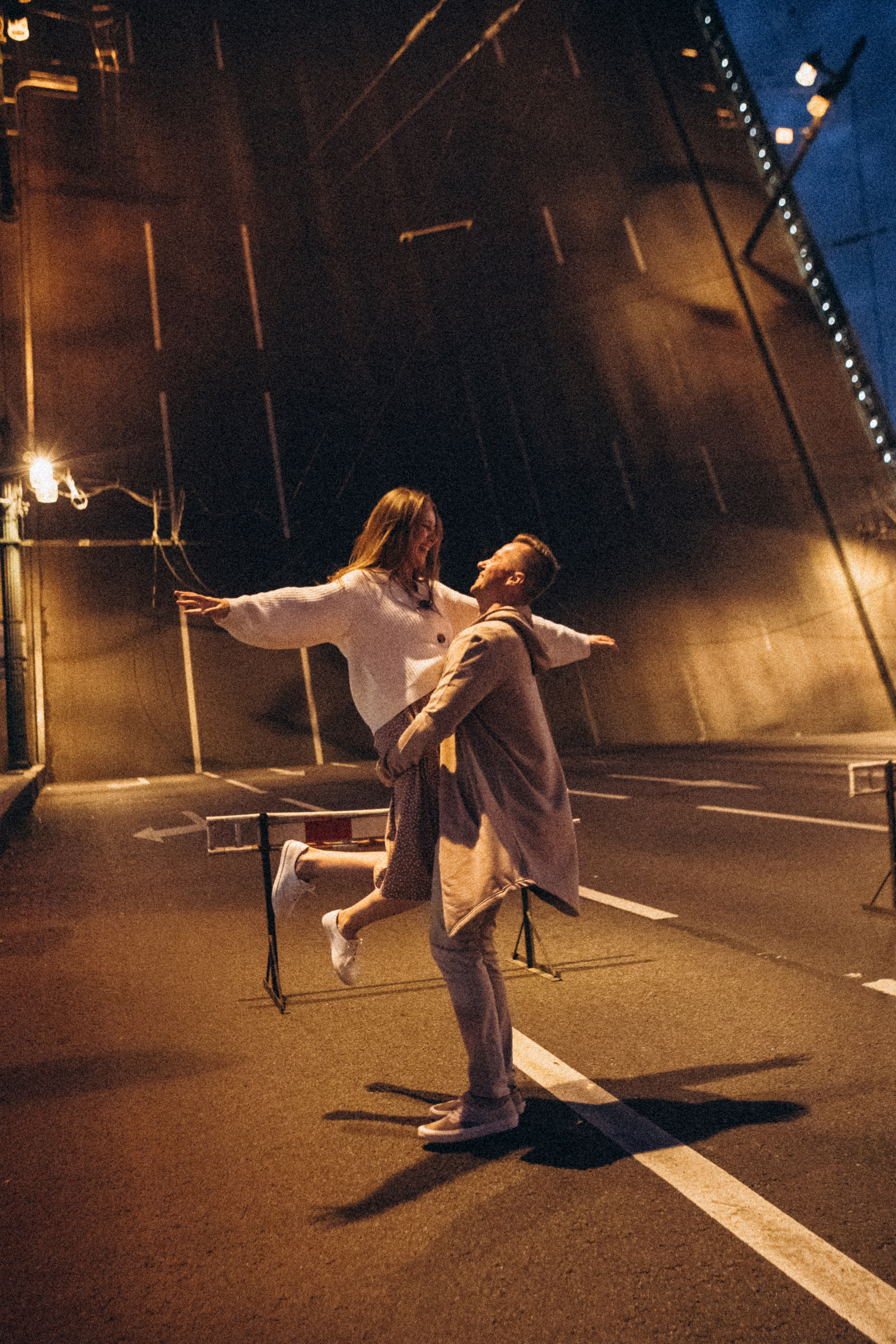 Валяться на набережной. Даша Яковенко Фотограф Спб