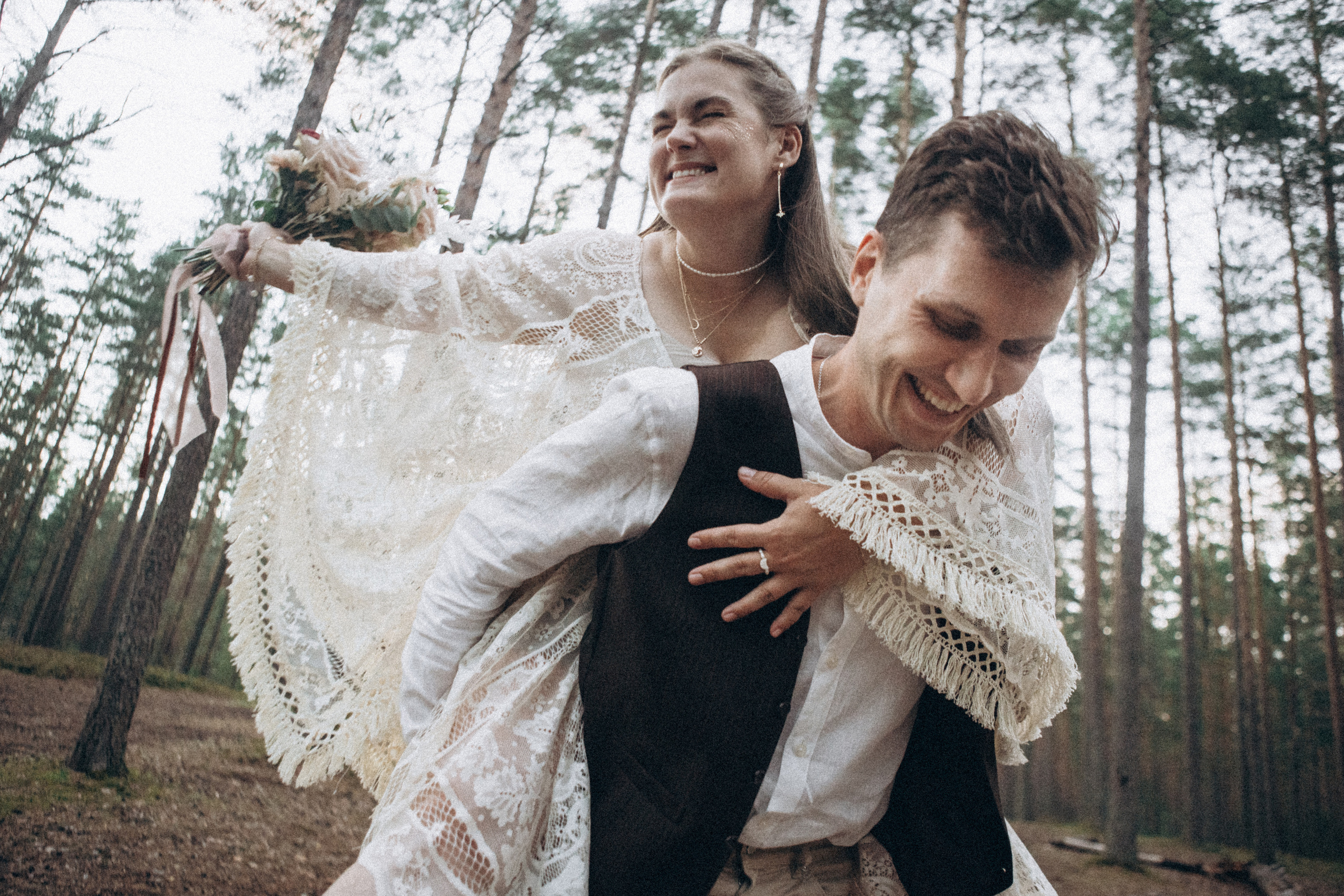 Праздновать годовщину в лесу. Даша Яковенко Фотограф Спб