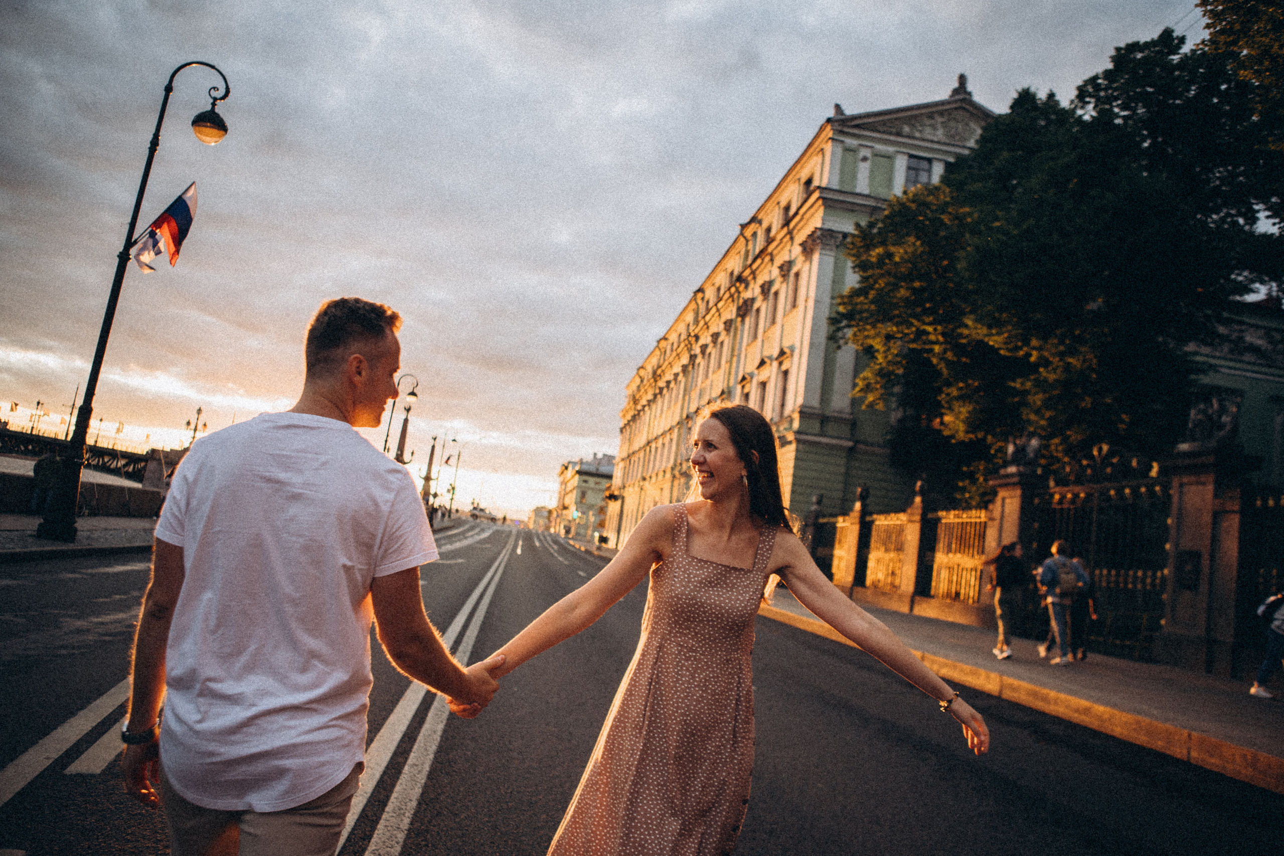 Валяться на набережной. Даша Яковенко Фотограф Спб