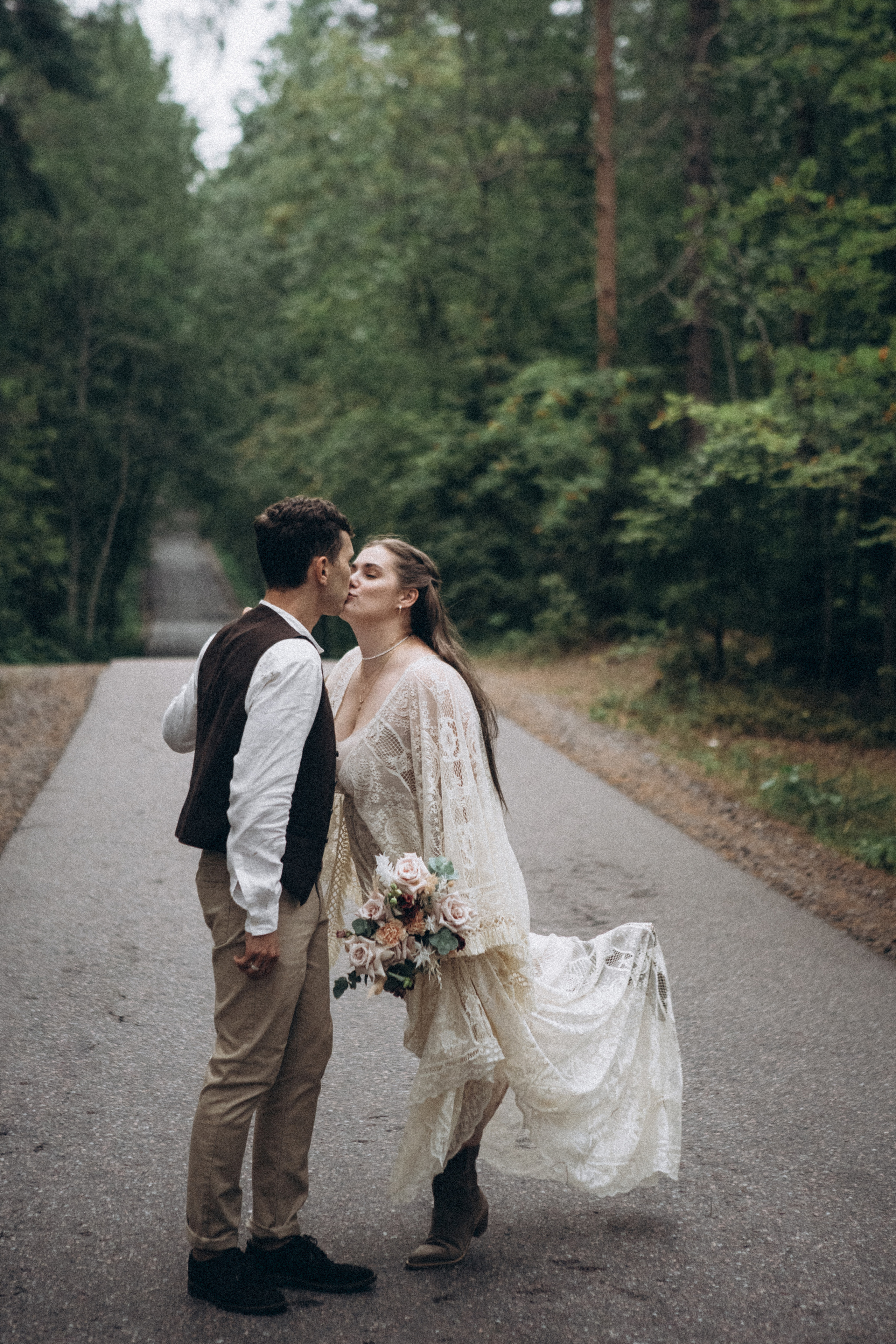 Праздновать годовщину в лесу. Даша Яковенко Фотограф Спб
