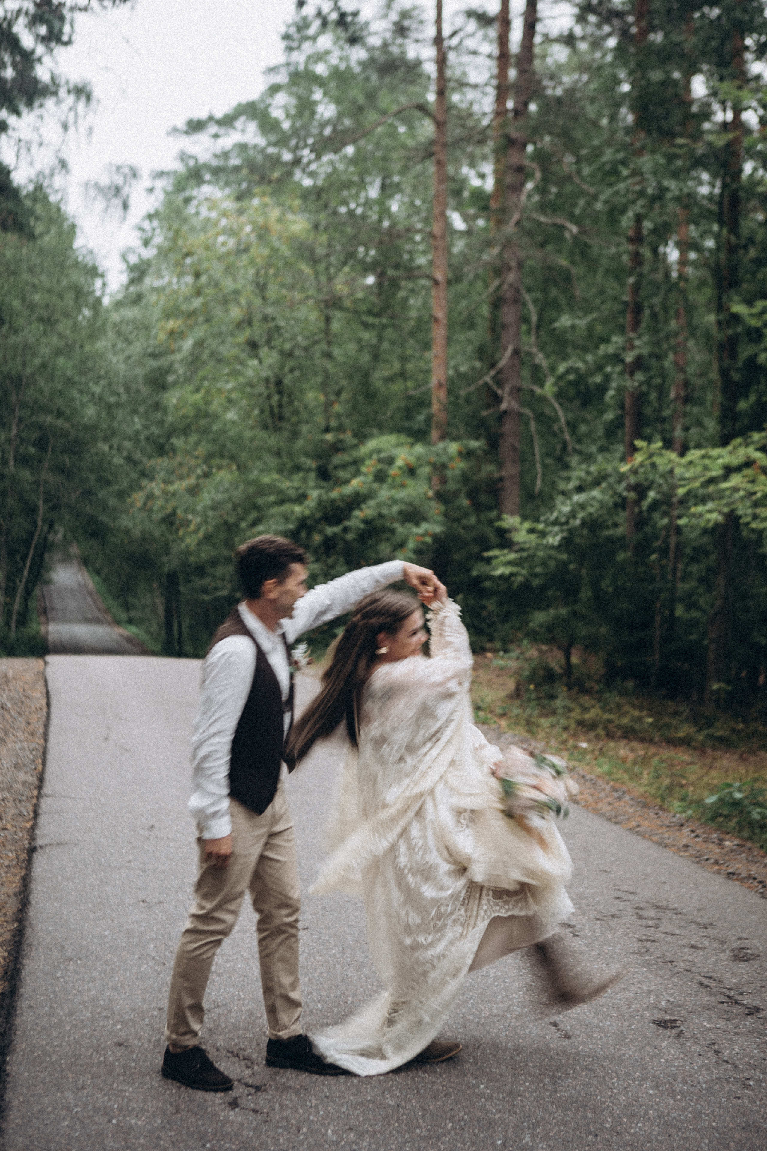 Праздновать годовщину в лесу. Даша Яковенко Фотограф Спб