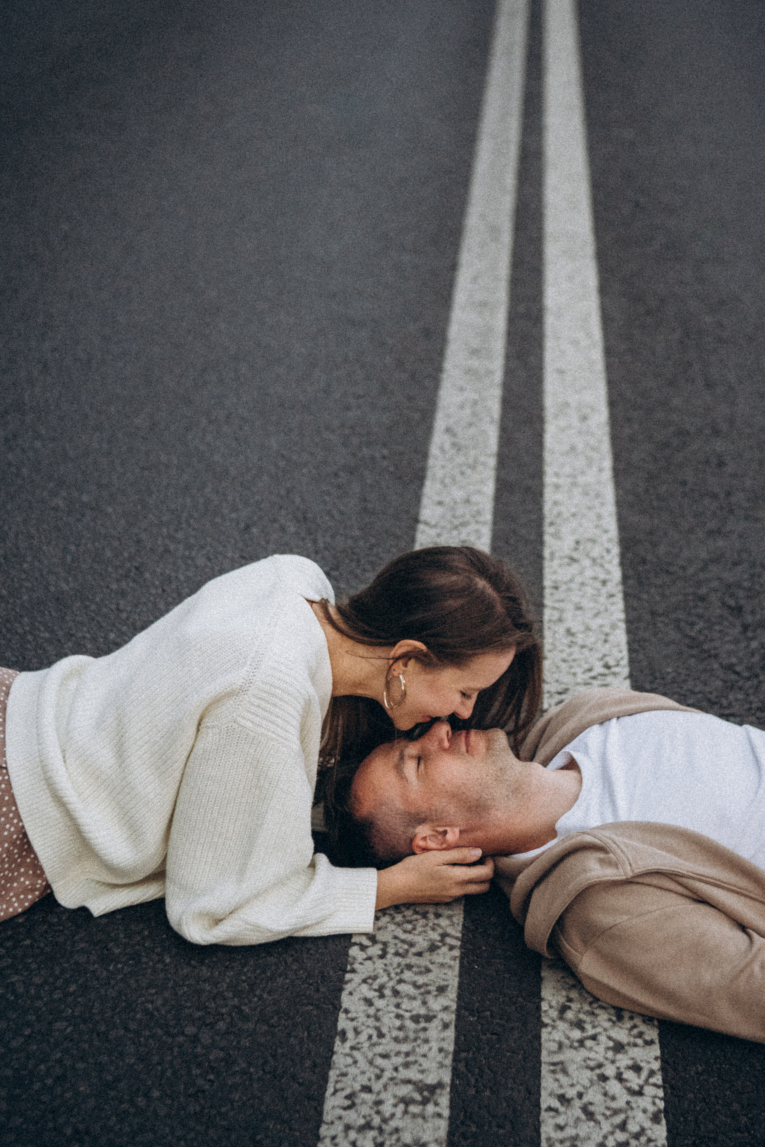 Валяться на набережной. Даша Яковенко Фотограф Спб