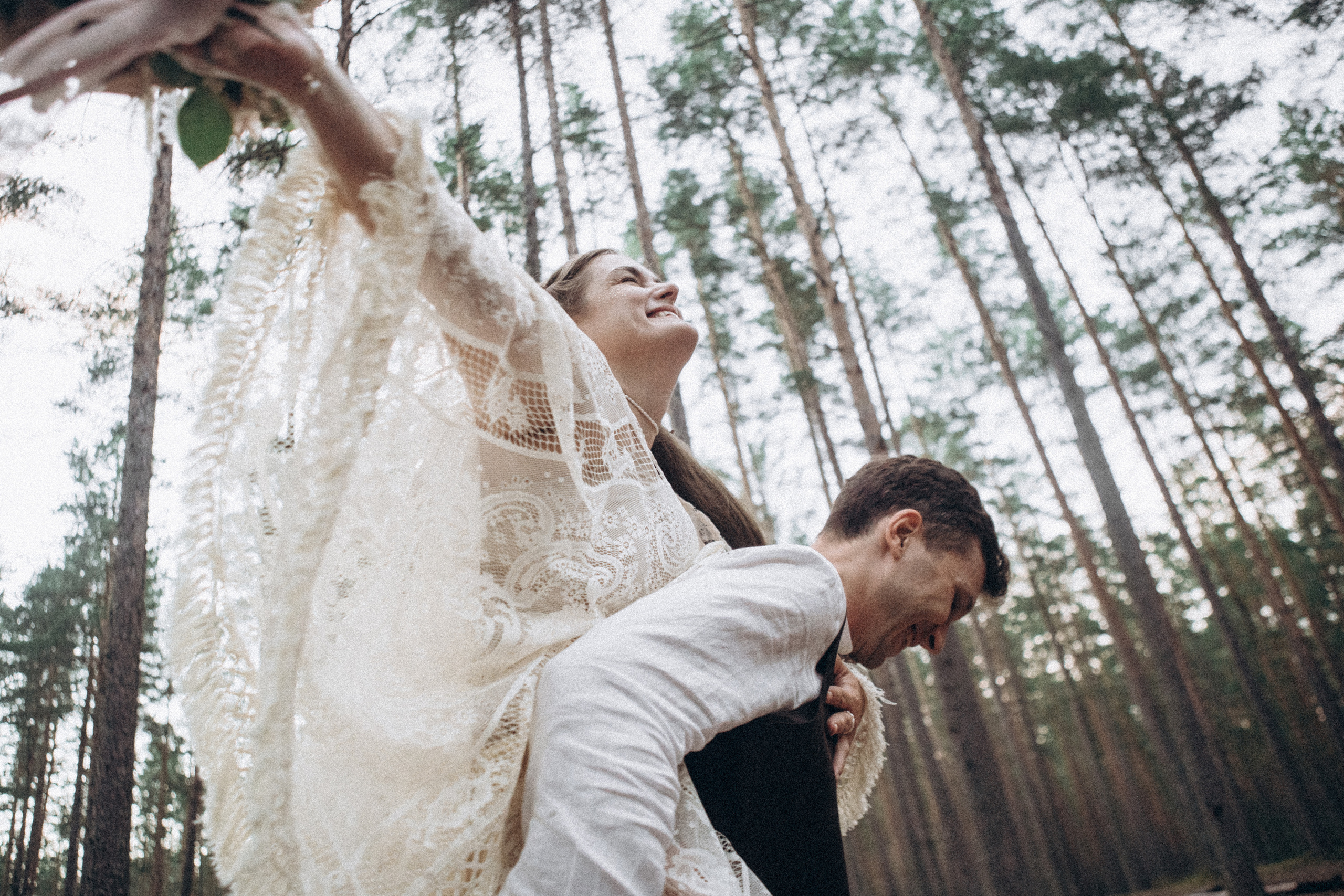 Праздновать годовщину в лесу. Даша Яковенко Фотограф Спб