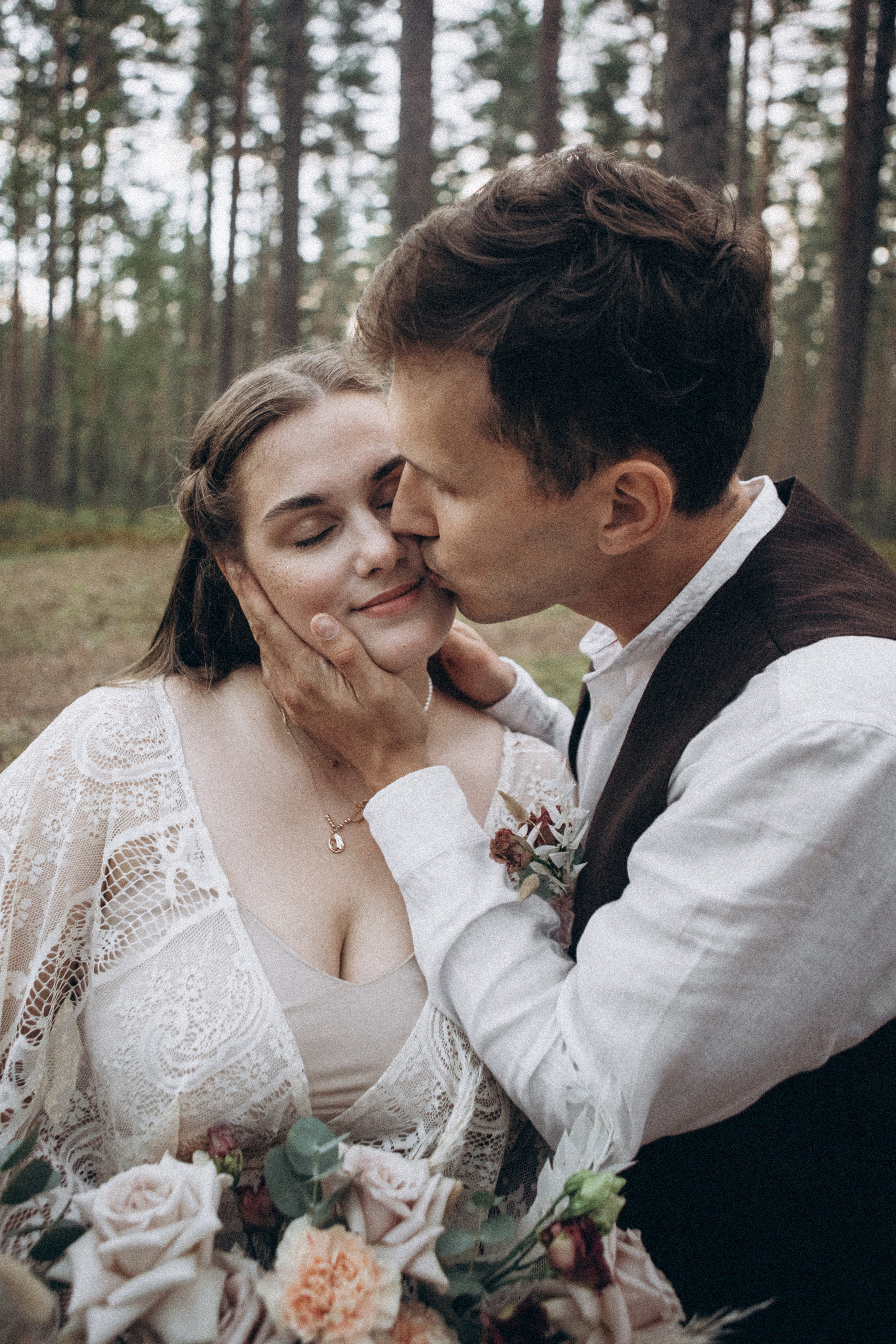 Праздновать годовщину в лесу. Даша Яковенко Фотограф Спб