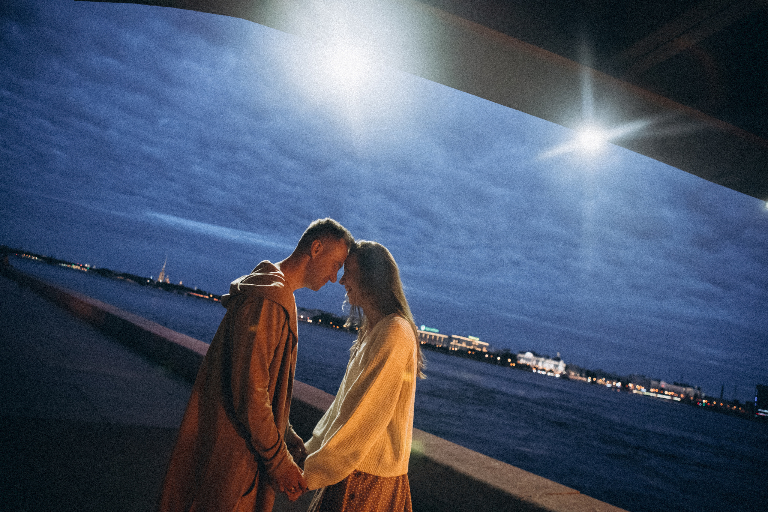 Валяться на набережной. Даша Яковенко Фотограф Спб