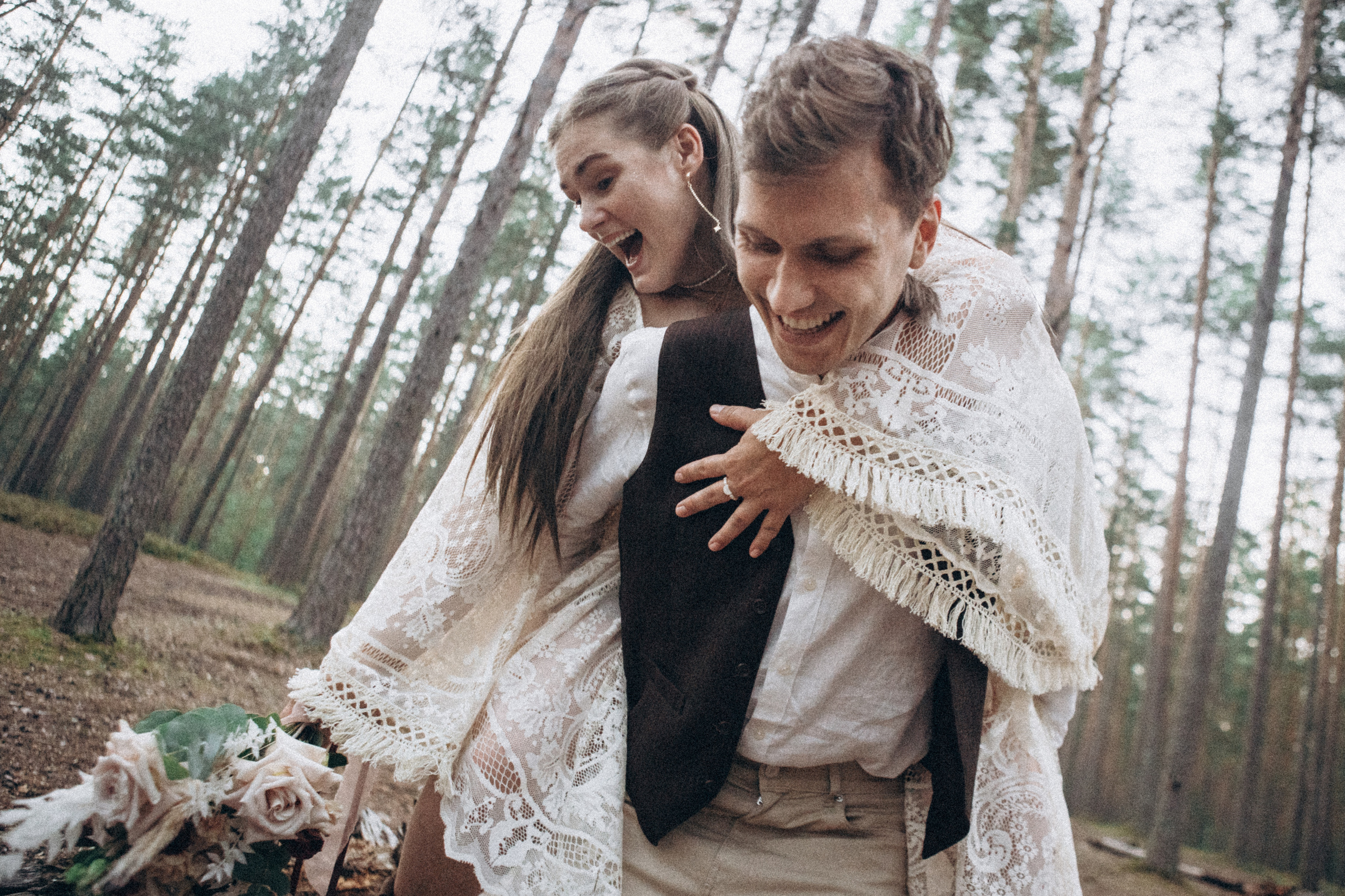 Праздновать годовщину в лесу. Даша Яковенко Фотограф Спб