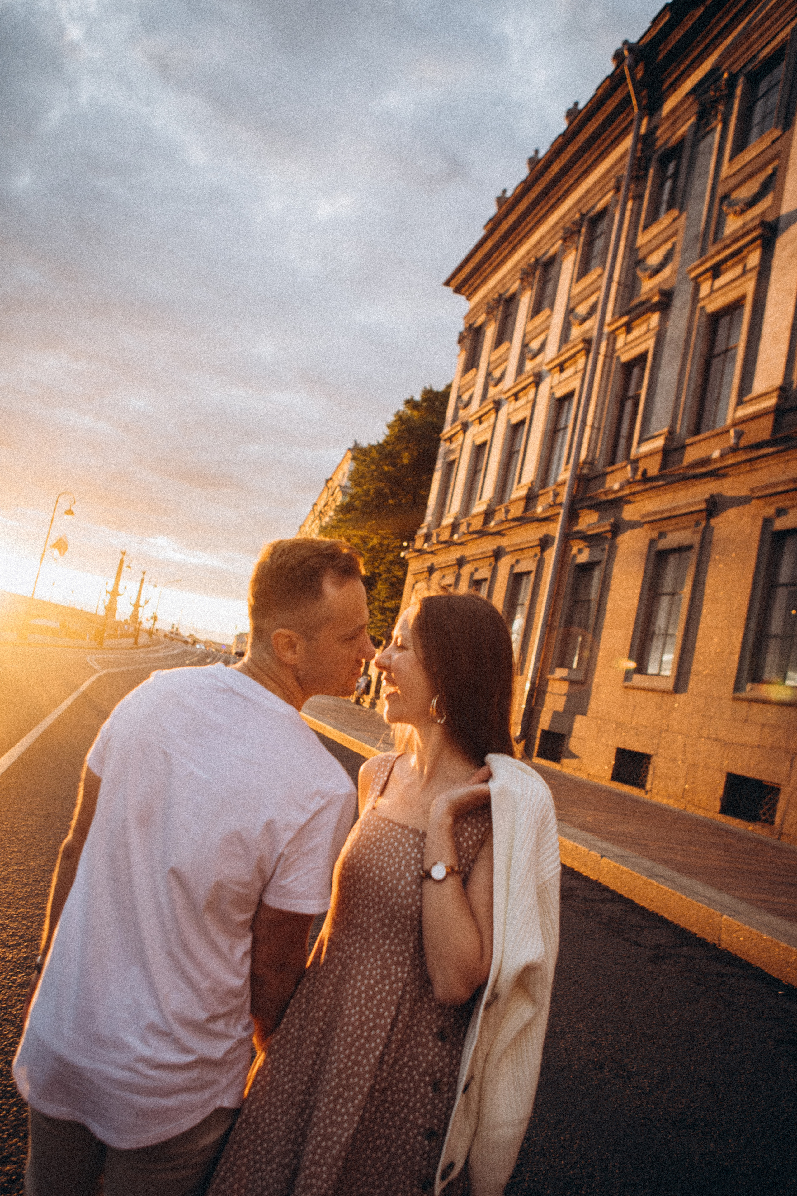 Валяться на набережной. Даша Яковенко Фотограф Спб