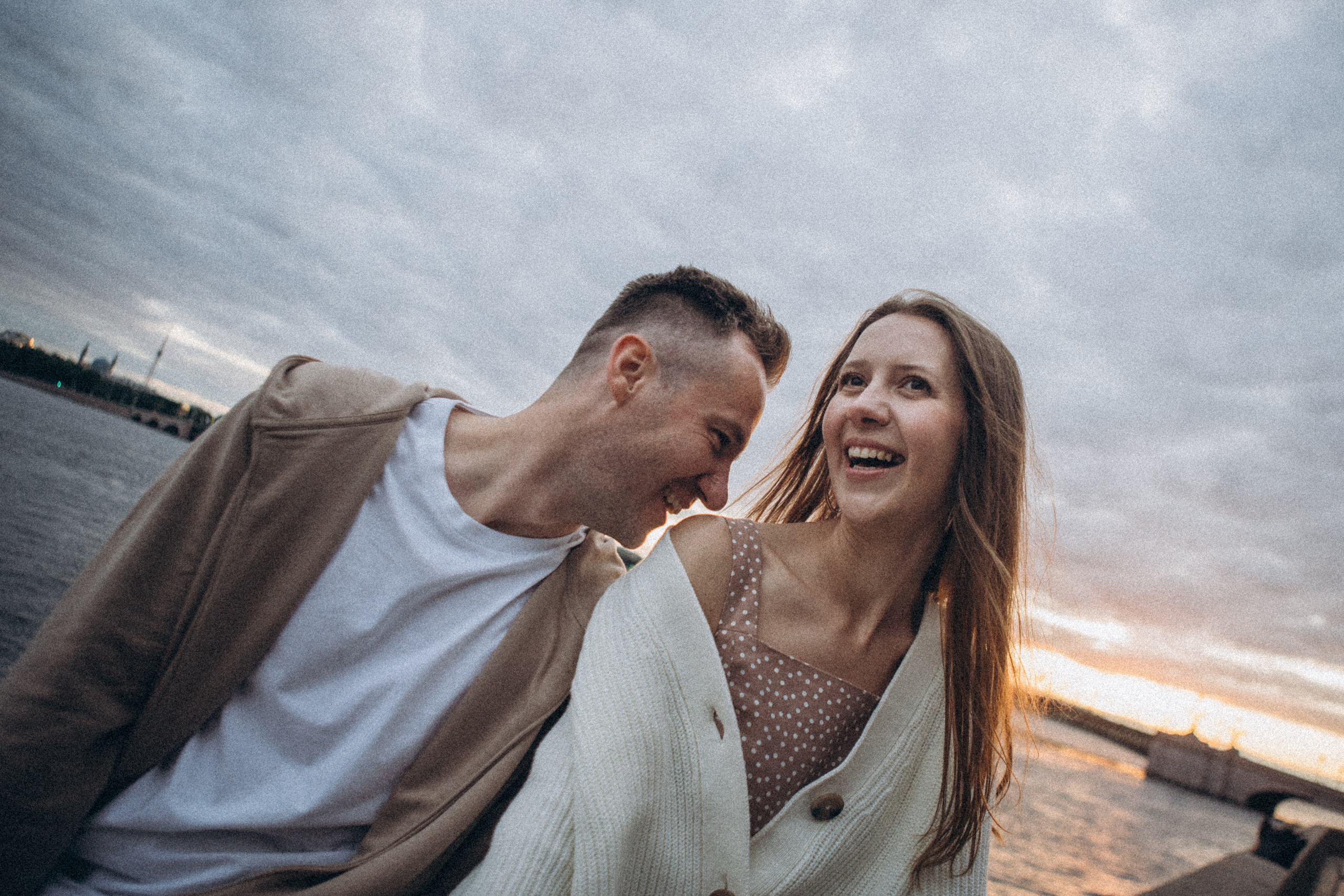 Валяться на набережной. Даша Яковенко Фотограф Спб