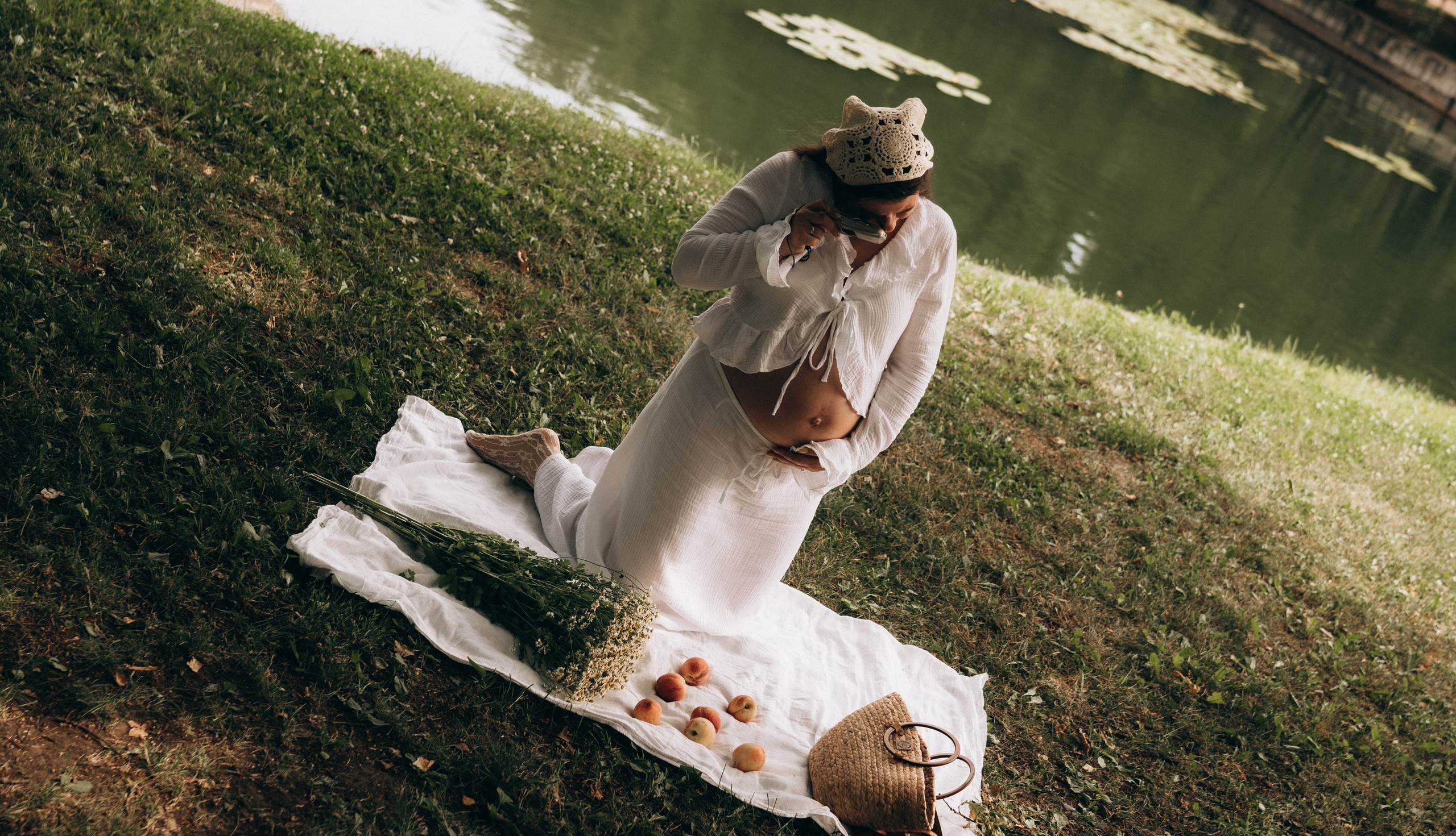 Беременная фотосессия в Кусково. Семейный, ньюборн фотограф, фотограф на роды в Москве, Виктория Тюльдюкова