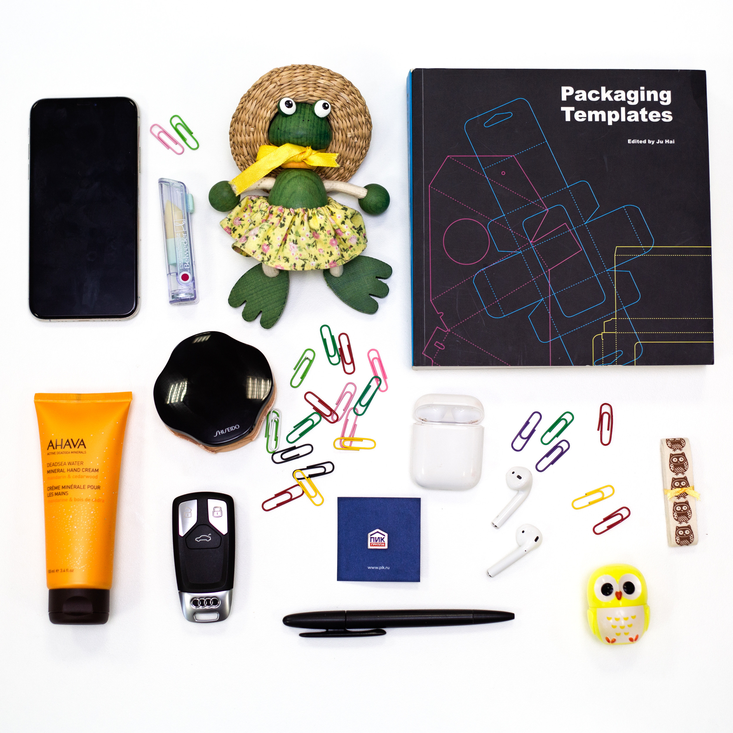 Раскладки для сотрудников. Виктория Еремина — фотограф и видеограф в Москве