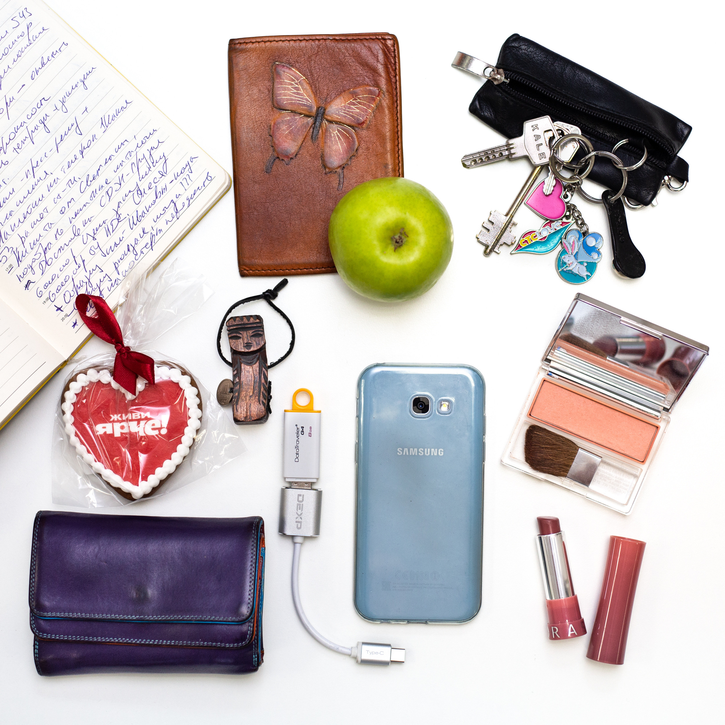 Раскладки для сотрудников. Виктория Еремина — фотограф и видеограф в Москве