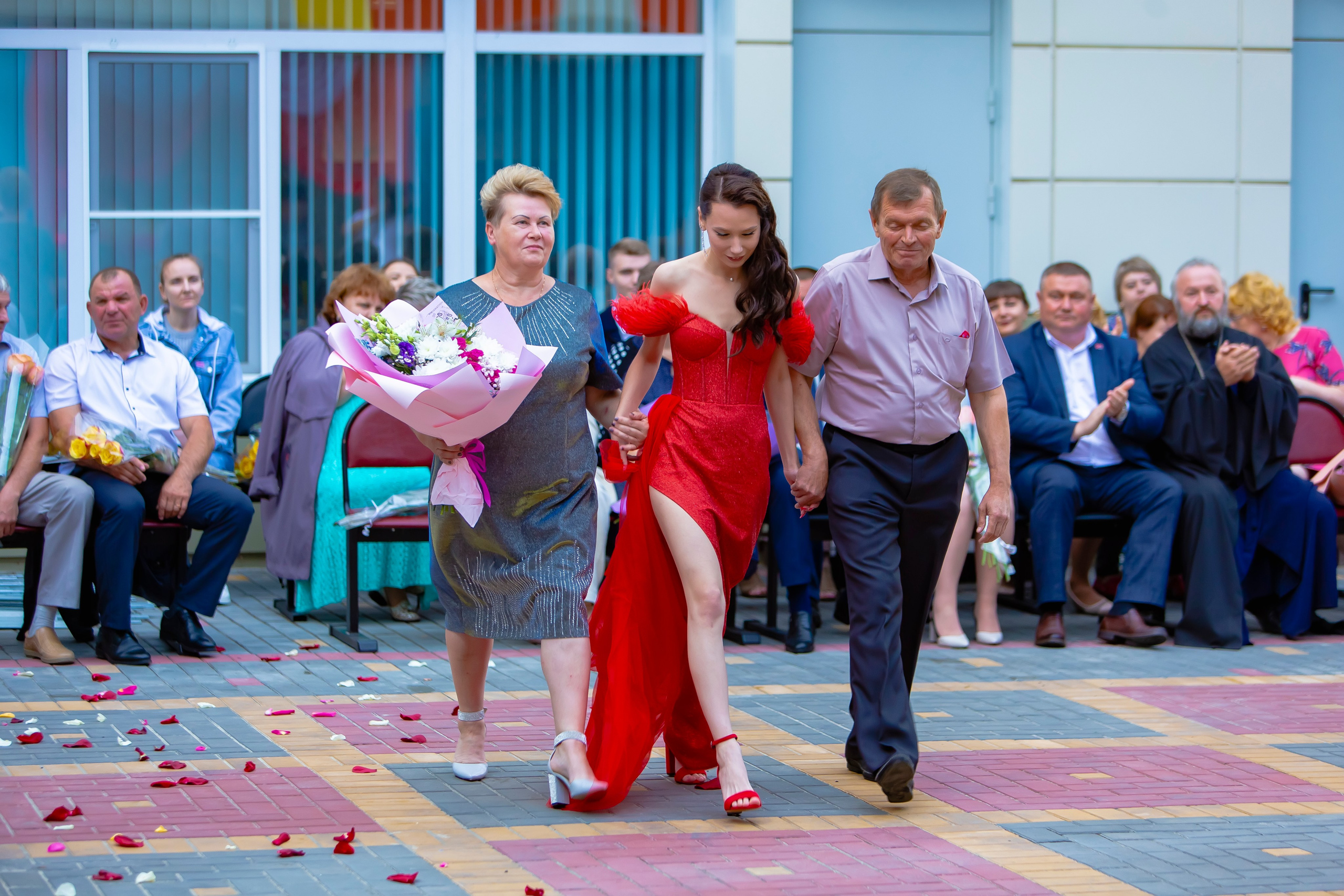 Выпускной вечер. Профессиональная съёмка и монтаж фото&видео в Курске и области