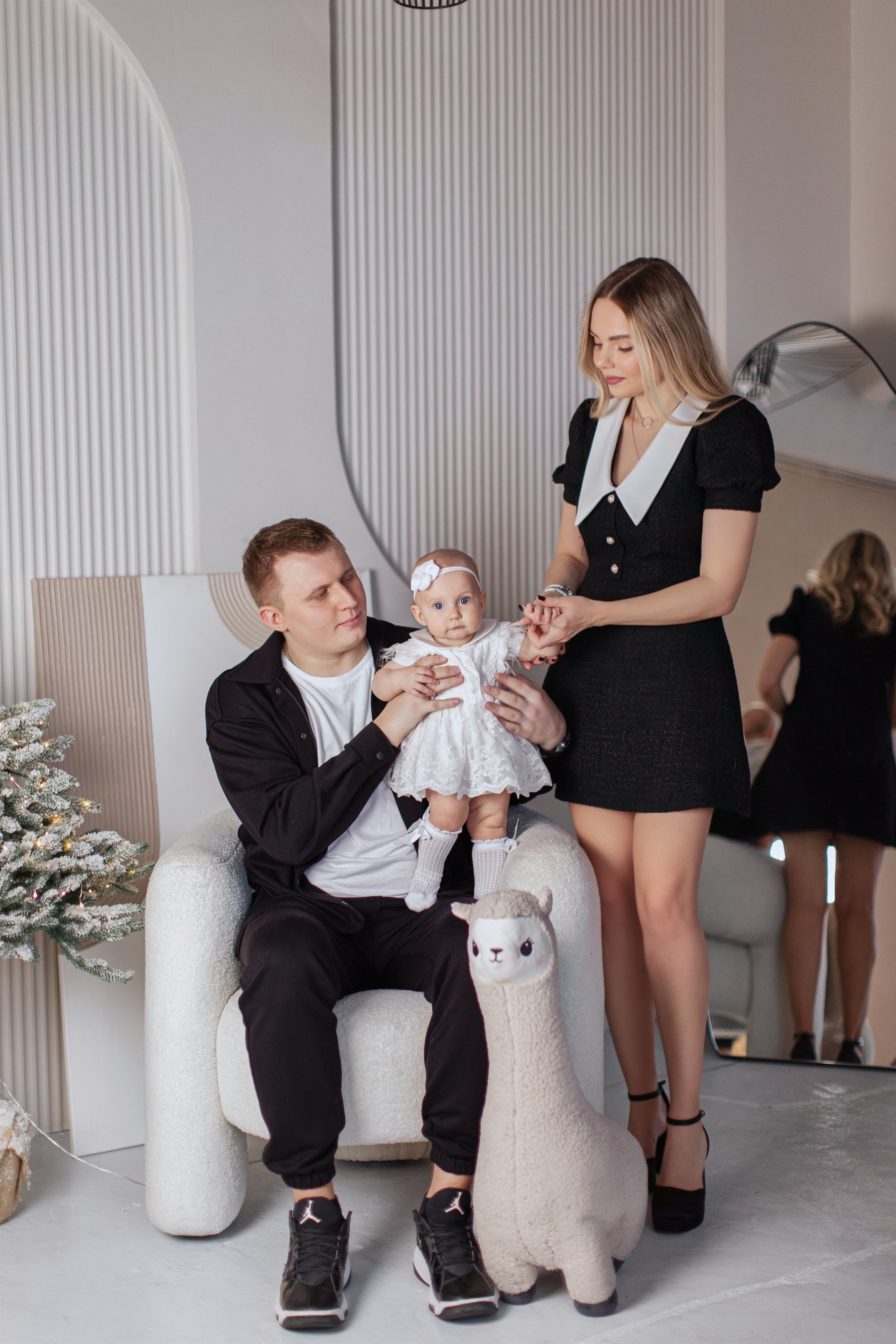 Семья к новому году 2025. Фотограф Лиана Артемова в Пензе