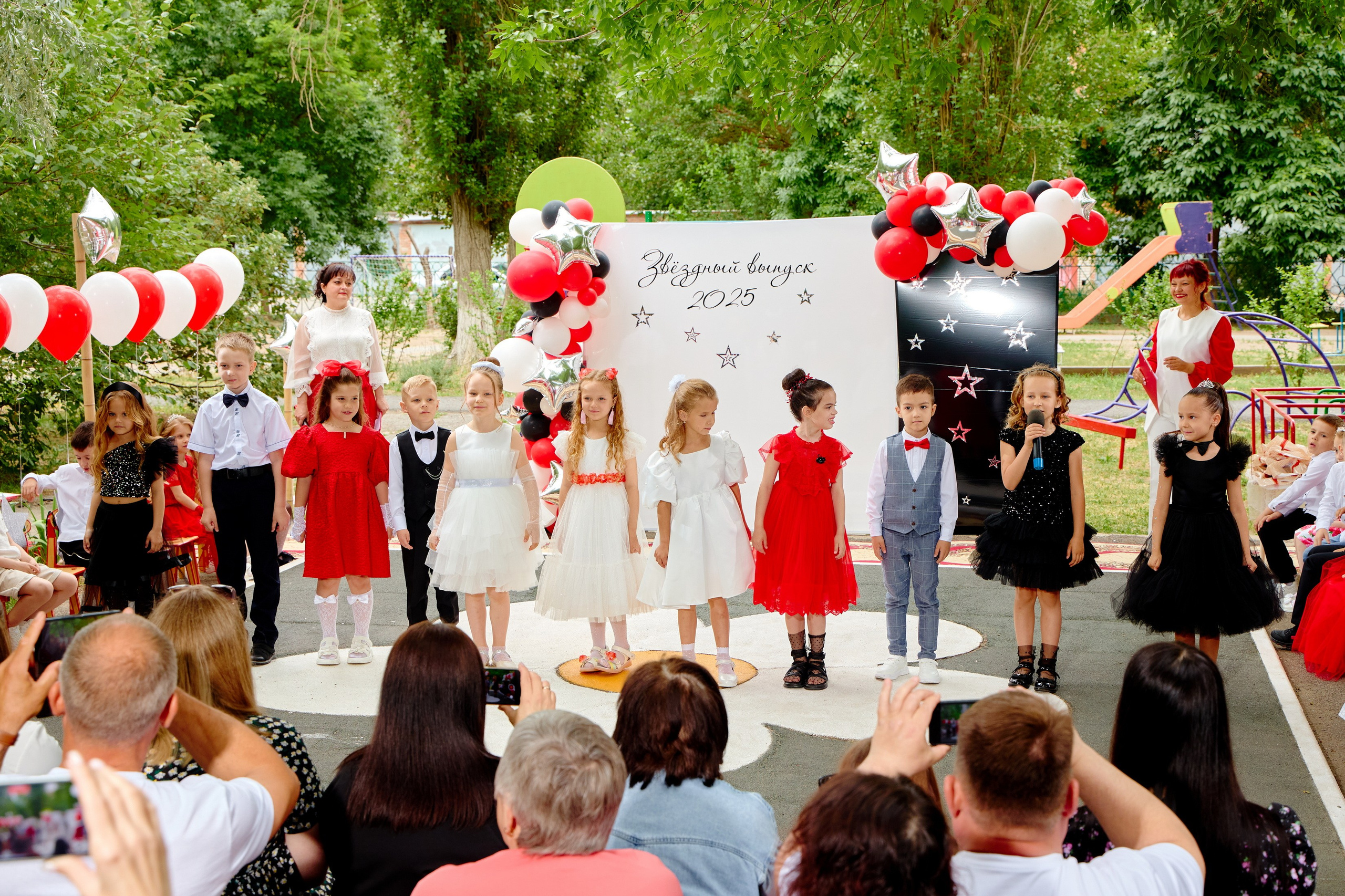 Выпускной 45 сад. Фотограф Выпускные альбомы Таганрог Сергей Коробченко