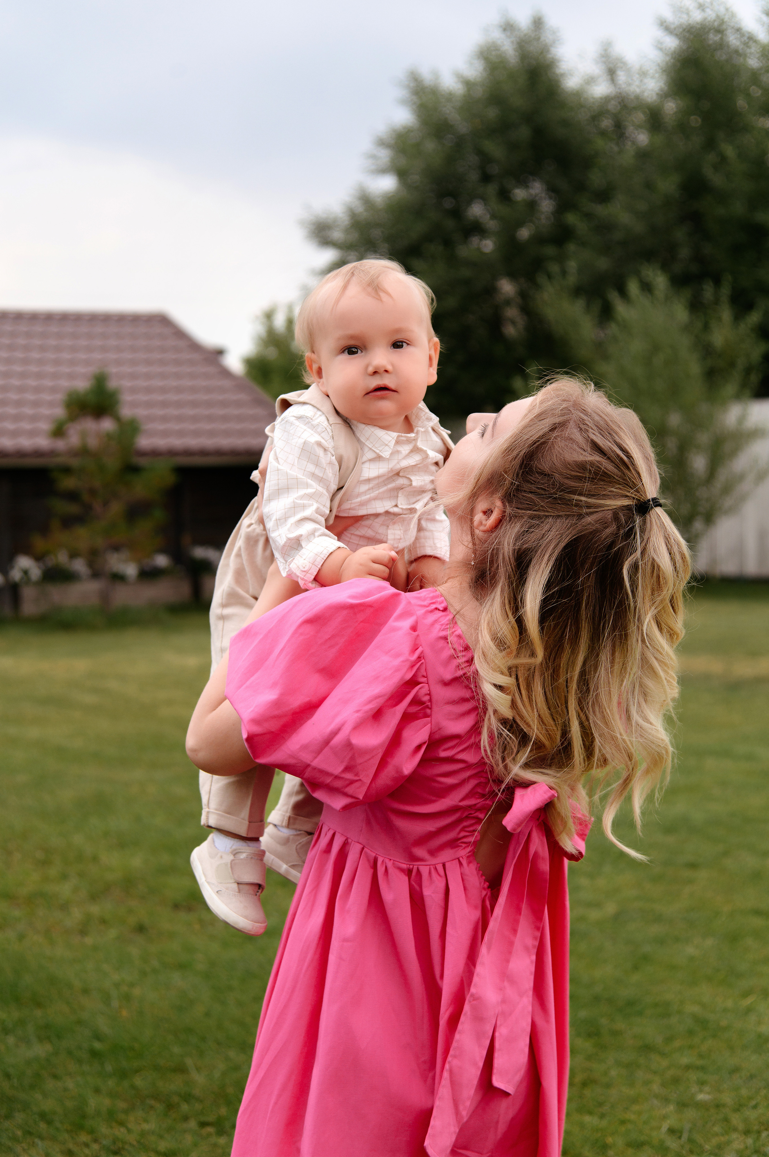 Семейная фотосессия в Теремъ resort. Свадебный фотограф Караганда