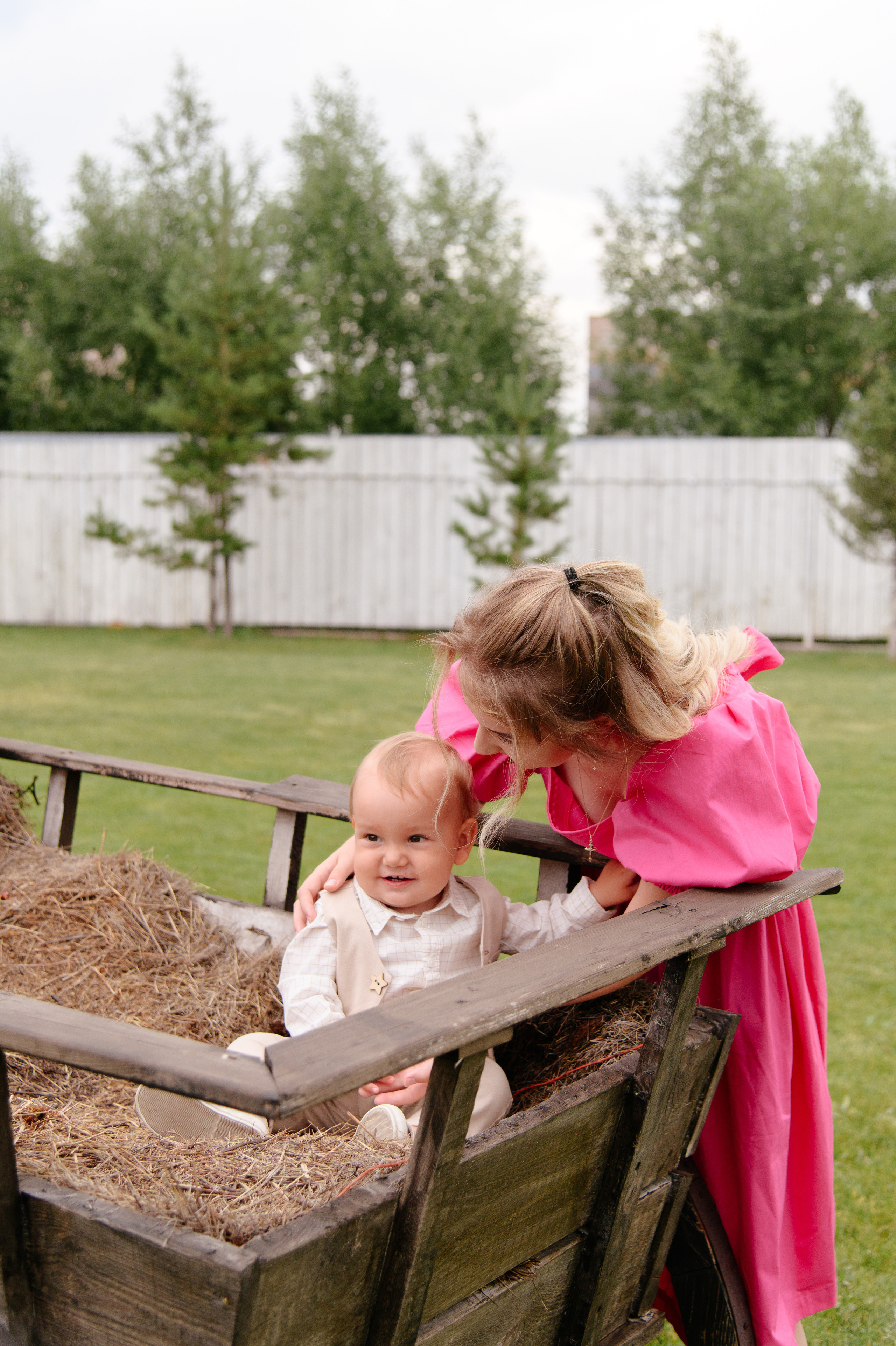 Семейная фотосессия в Теремъ resort. Свадебный фотограф Караганда