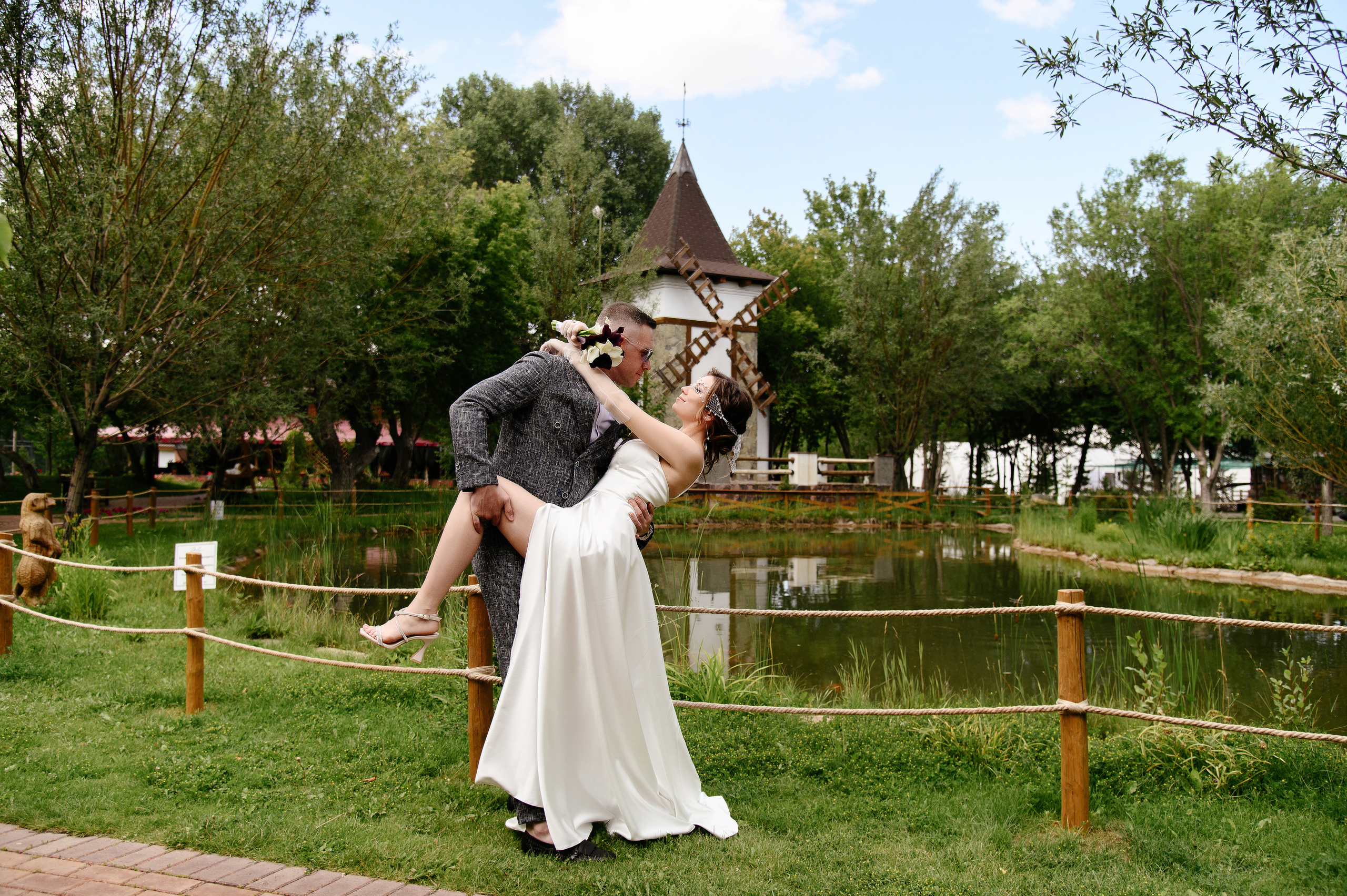 Тимур и Ирина свадьба в Derby Village. Свадебный фотограф Караганда