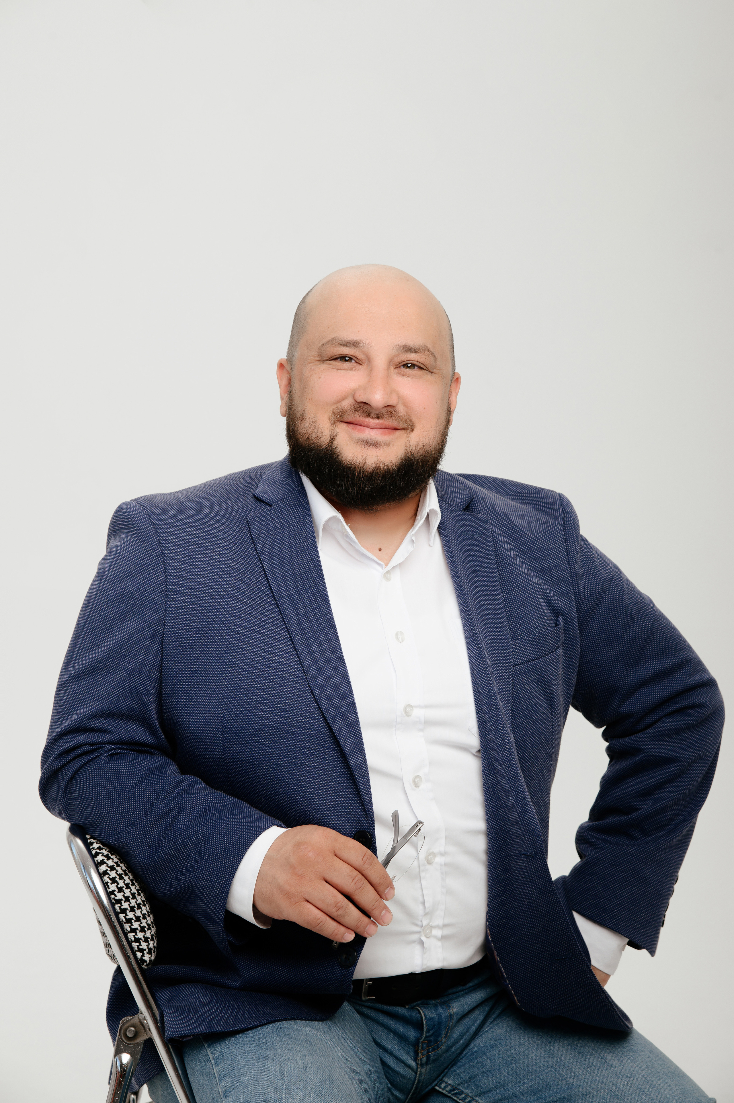 Бизнес-портрет, фотосессия для SMM для Рената в Караганде. Свадебный фотограф Караганда