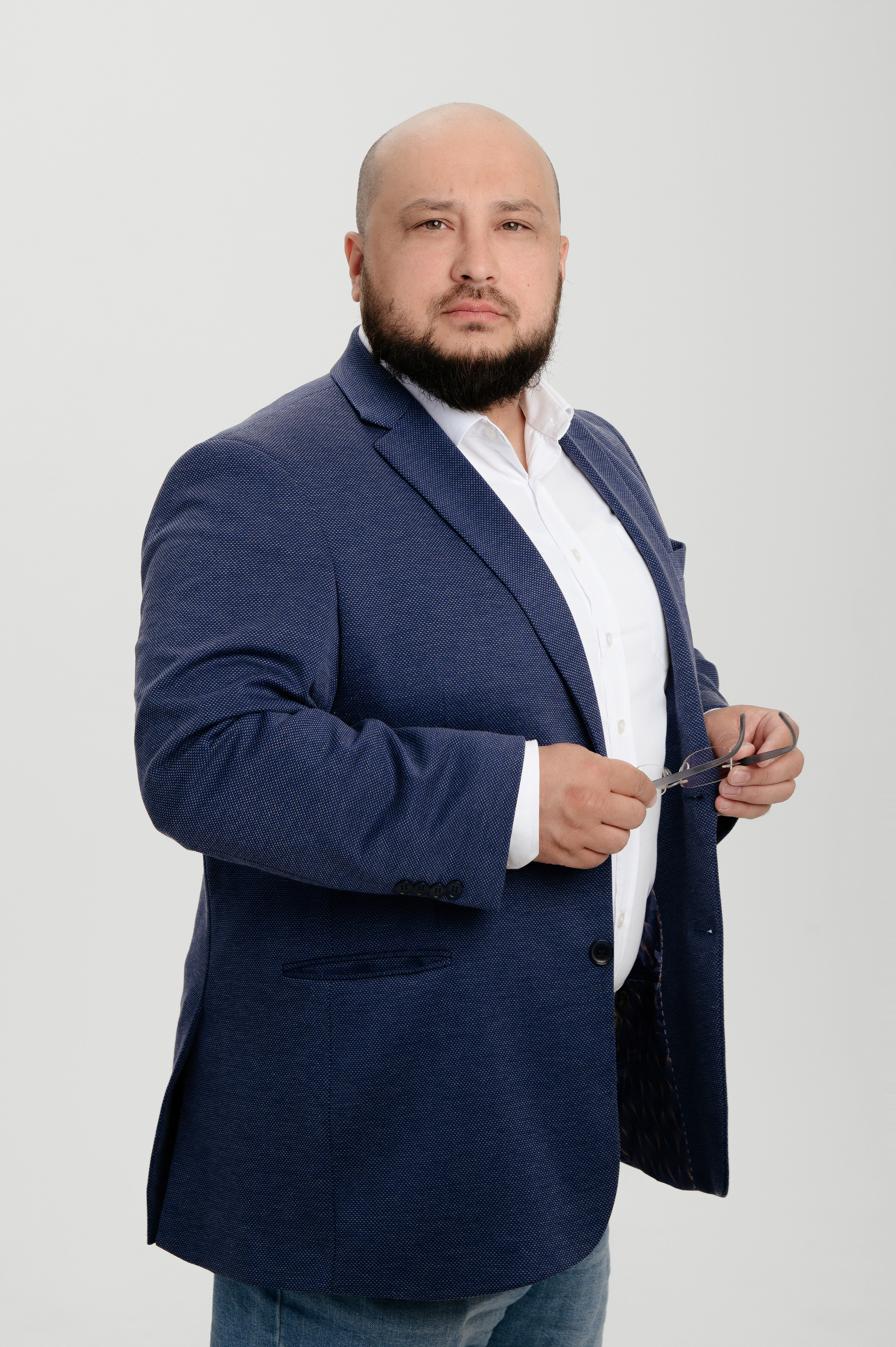 Бизнес-портрет, фотосессия для SMM для Рената в Караганде. Свадебный фотограф Караганда