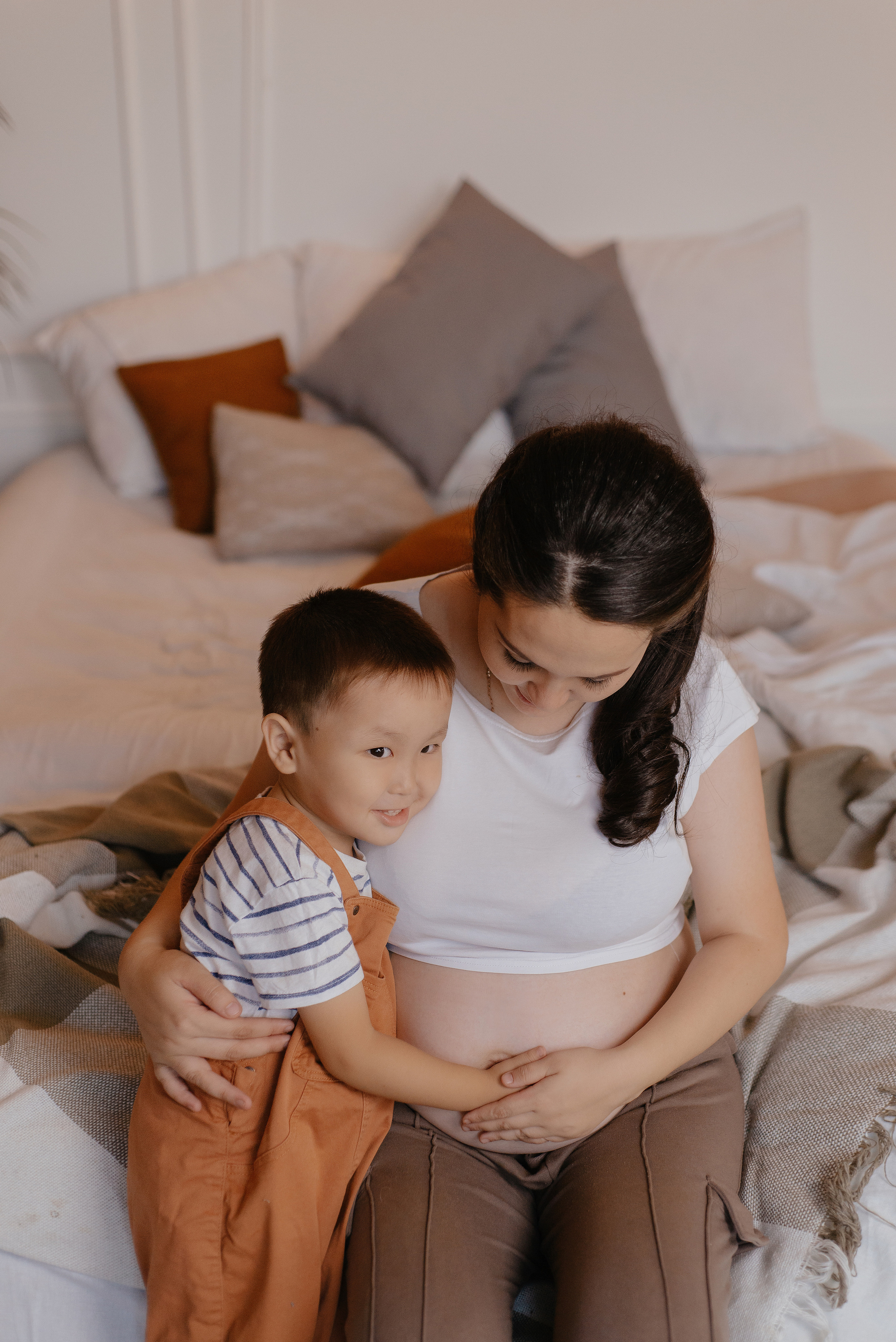 Семейная фотосессия на студии в Караганде. Свадебный фотограф Караганда