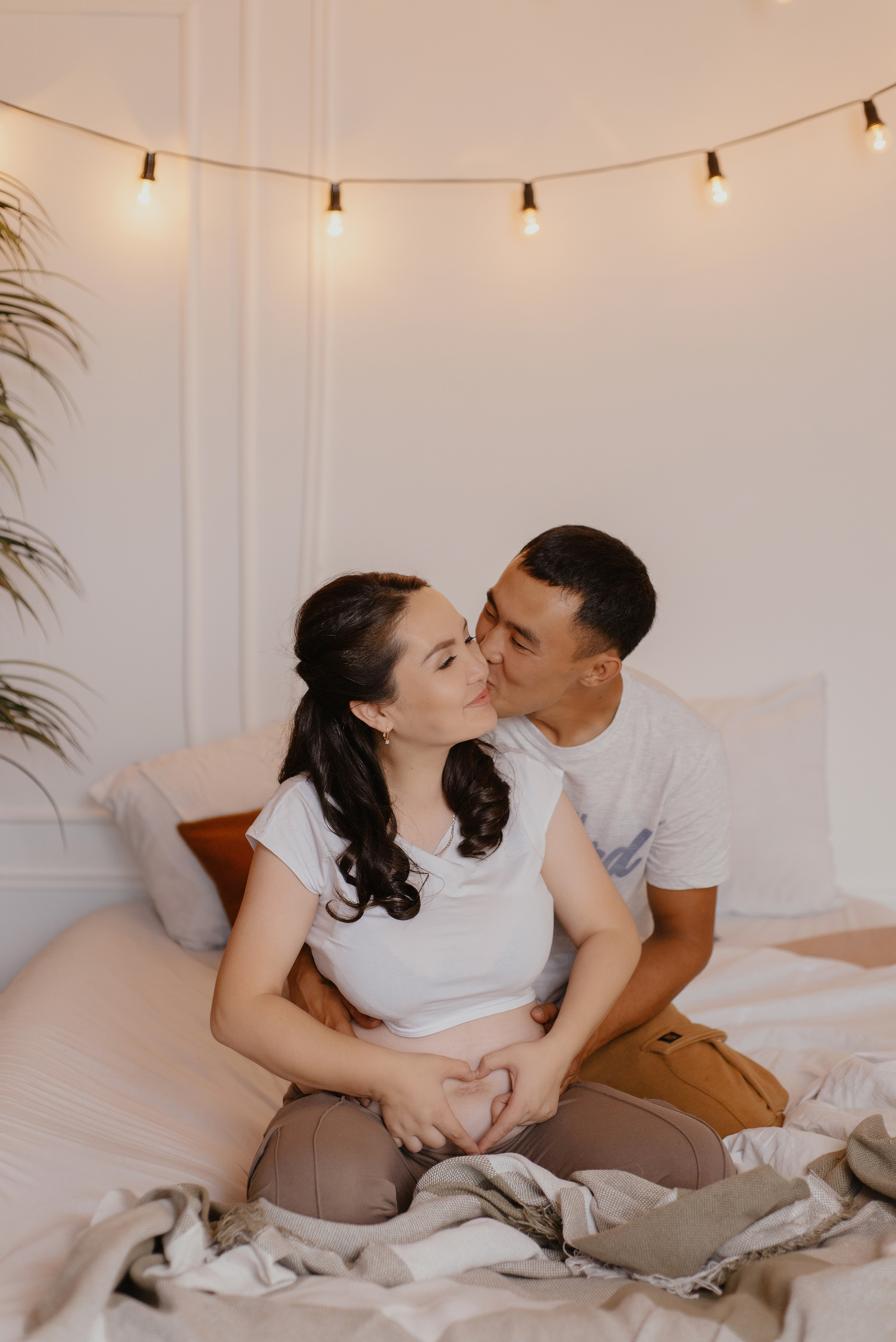 Семейная фотосессия на студии в Караганде. Свадебный фотограф Караганда