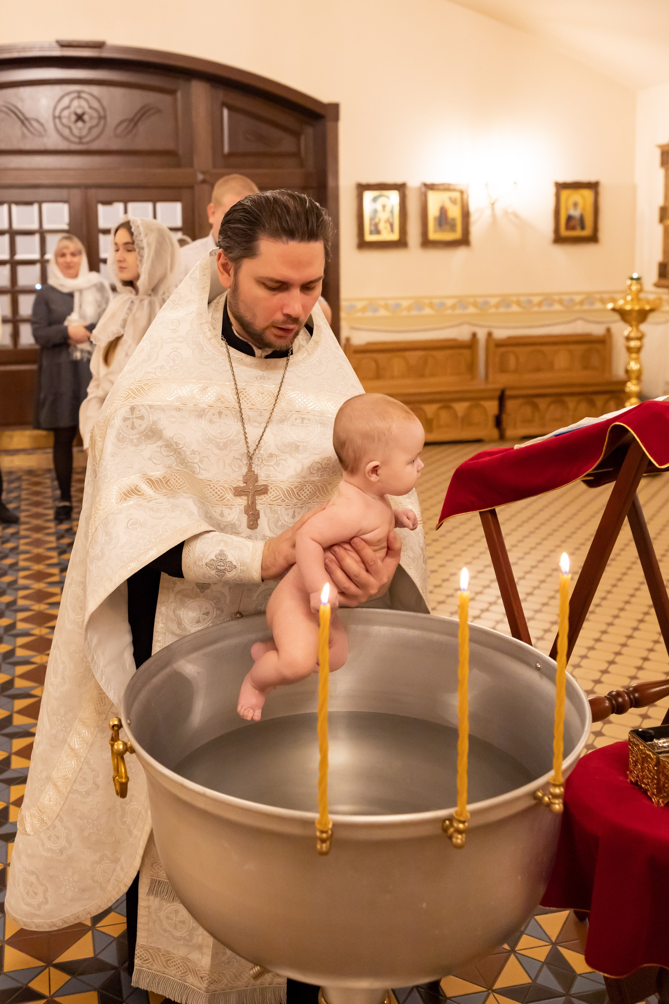 Крещение в Храме Покрова Пресвятой Богородицы. Семейный фотограф в Рязани и Рязанской области