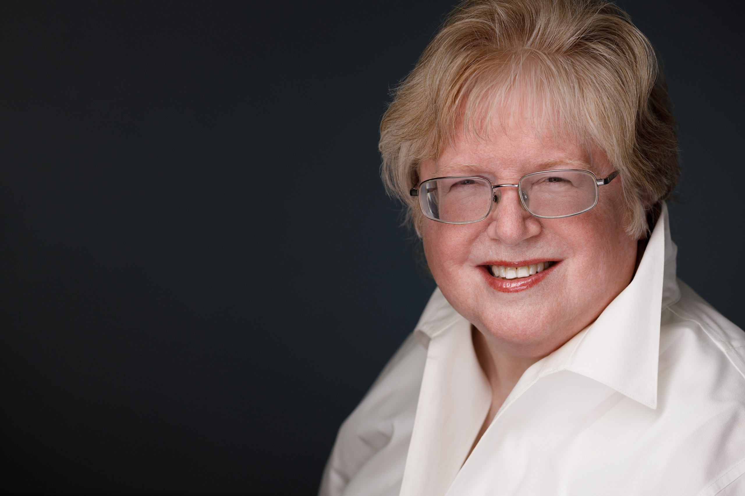 Headshot session for a writer. Headshot & portrait photographer Alexei Shendrick