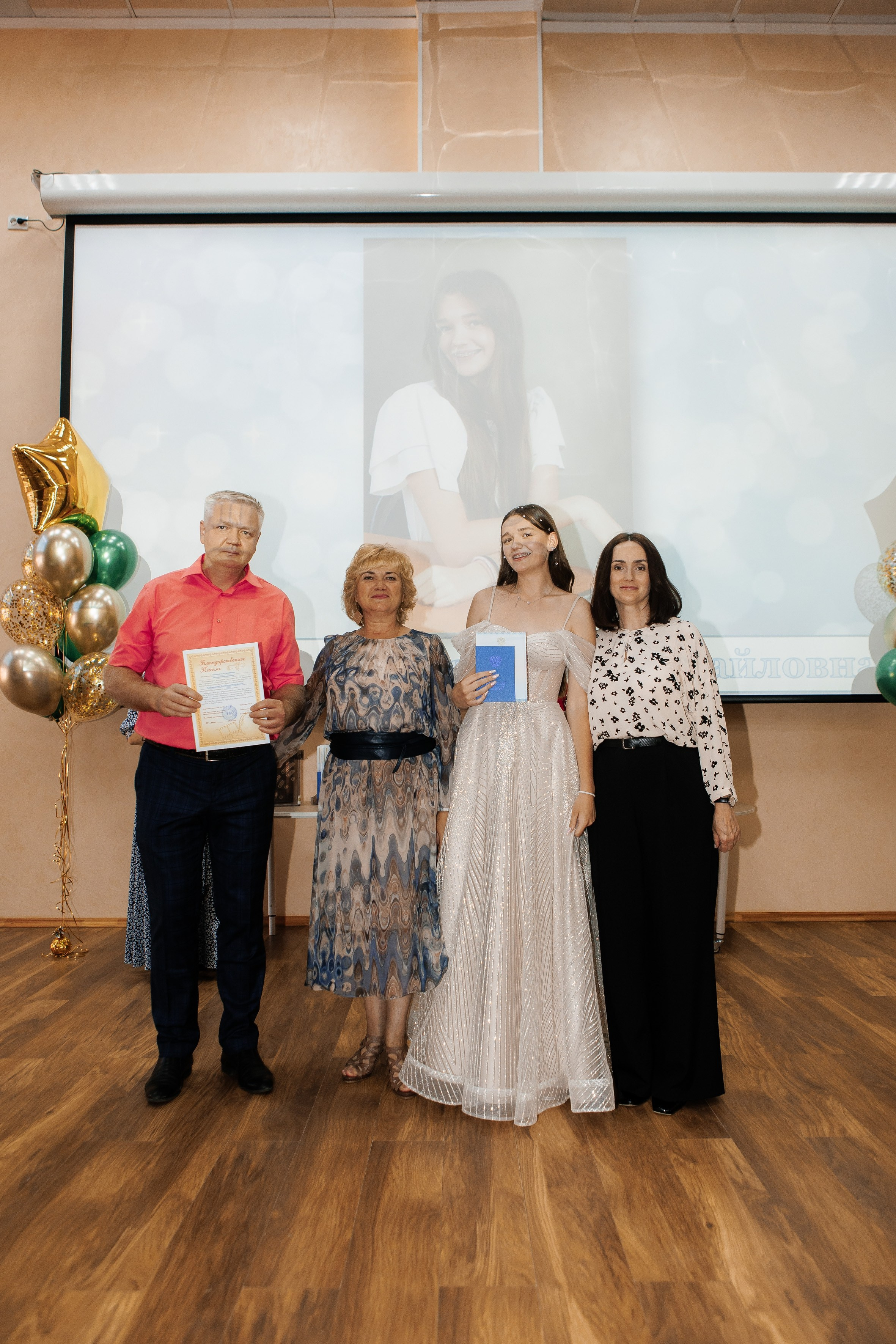 Выпускной Гимназия 12 2024 г. Свадебный и портретный Фотограф в Липецке Дмитрий Котюков