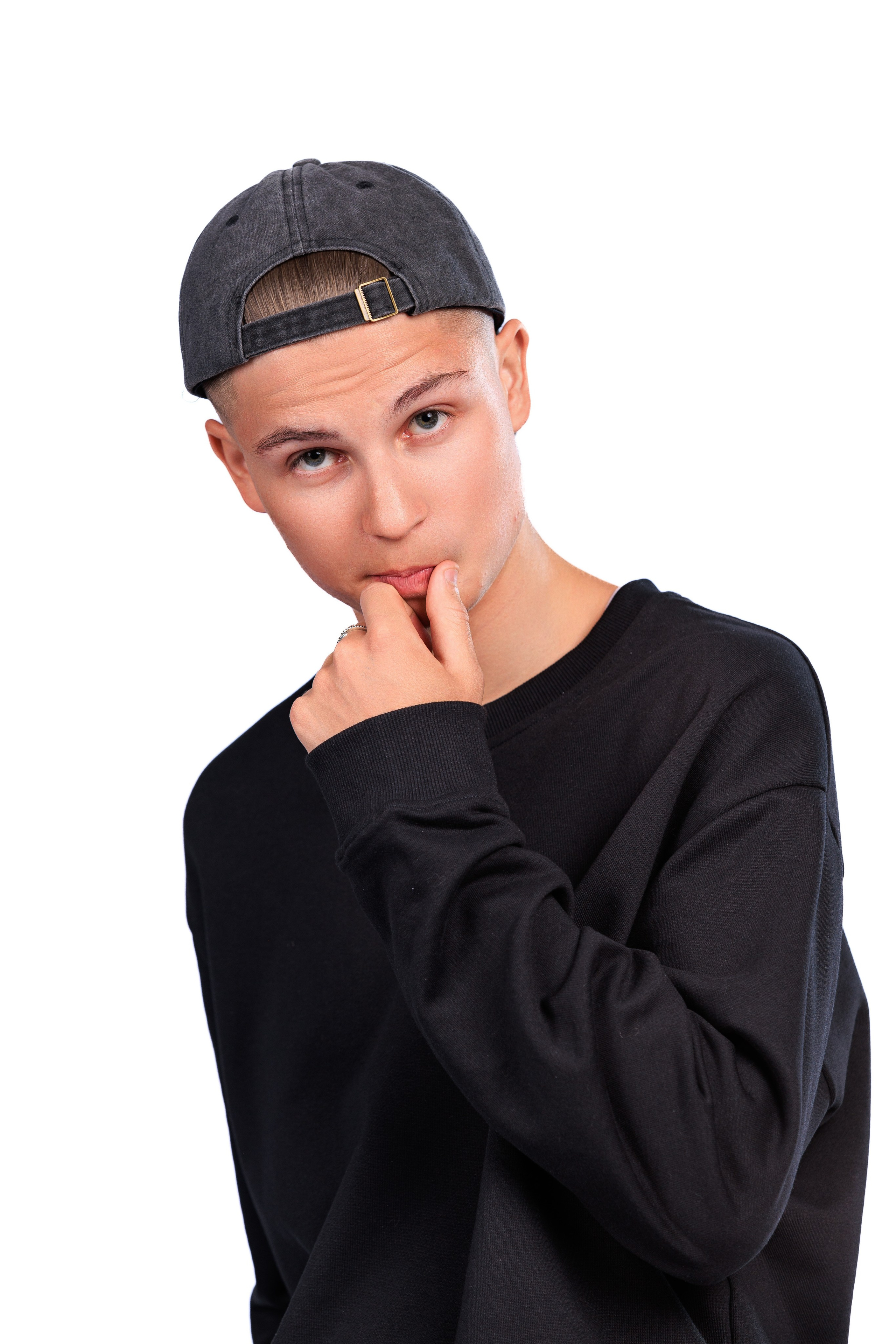 Смотреть фотки в фотостудии. Выпускные альбомы Геленджик, Новороссийск, Краснодар, Туапсе