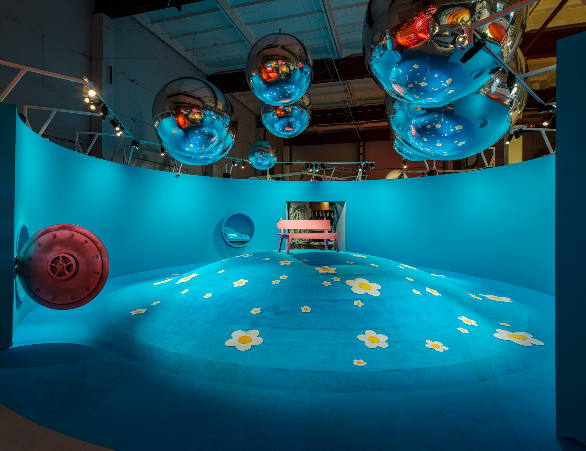 Выставка «Смешарики. Искусство быть круглым» Москва, Хлебозавод № 9 Planet9 2023. Фотограф Василий Буланов