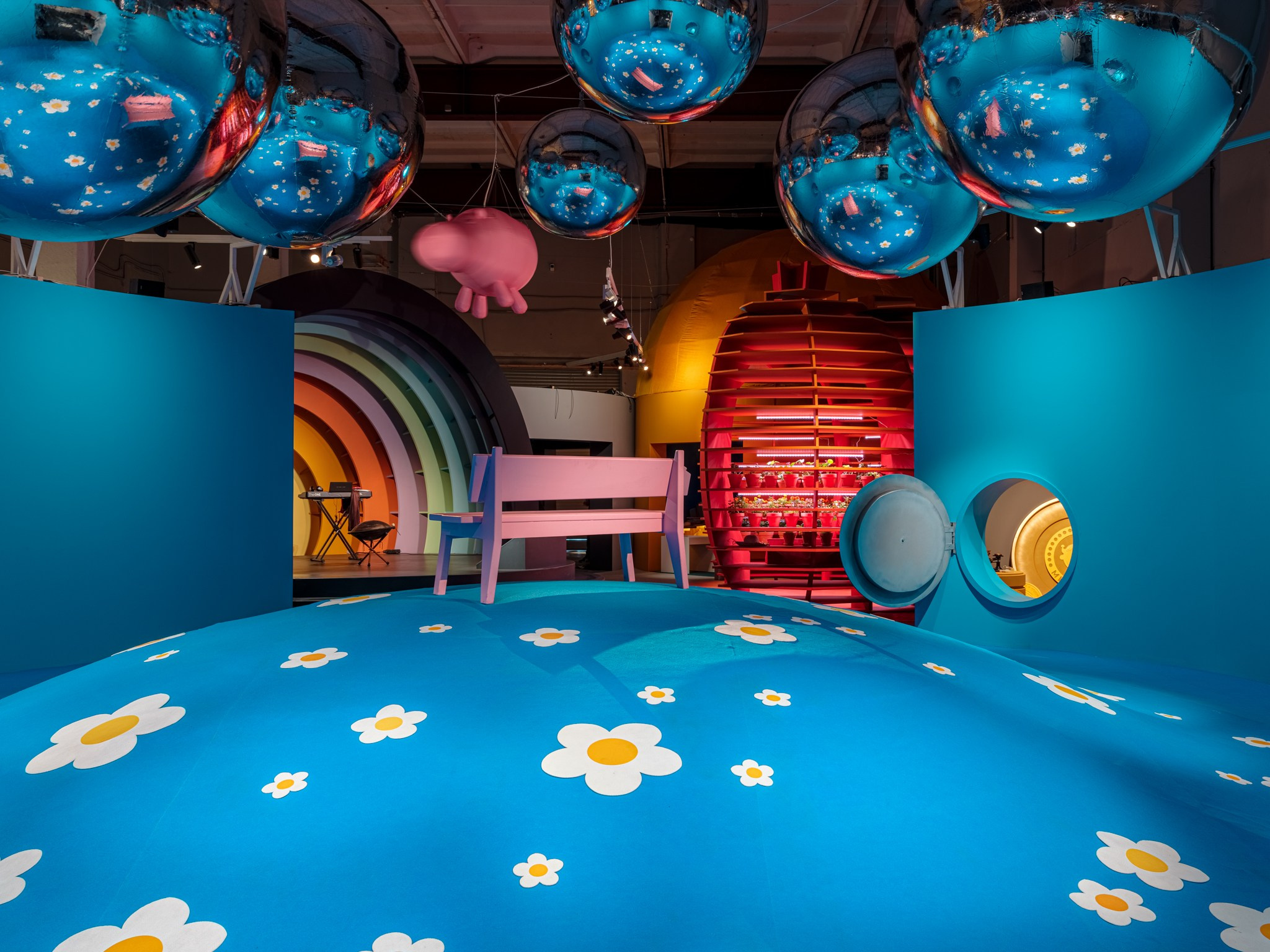 Выставка «Смешарики. Искусство быть круглым» Москва, Хлебозавод № 9 Planet9 2023. Фотограф Василий Буланов