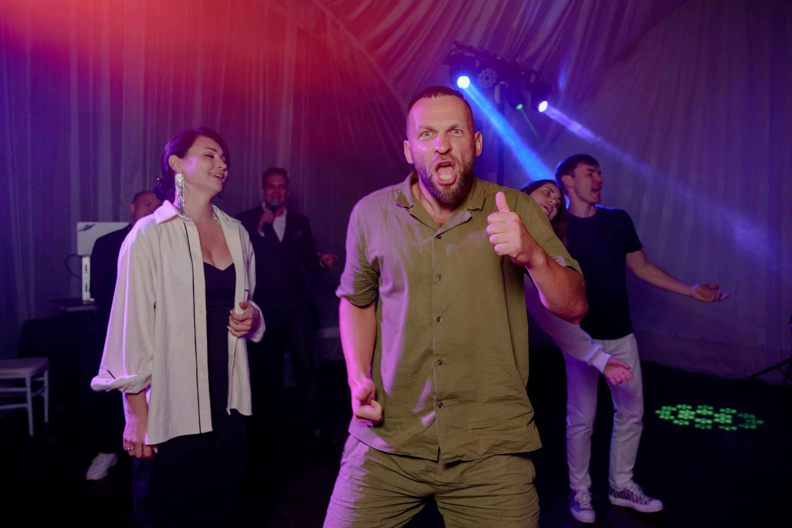 День рождения в шатре на водохранилище. Репортажный фотограф Москва Сергей Дружинин