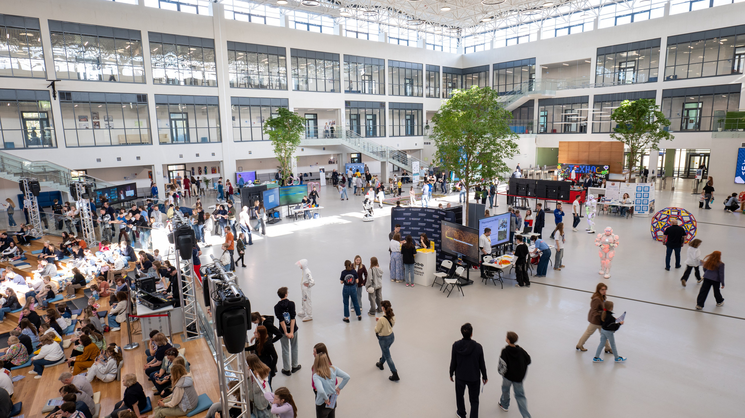 Репортажная съемка, мероприятия. Фотограф и видеограф в Москве Александр Вандышев
