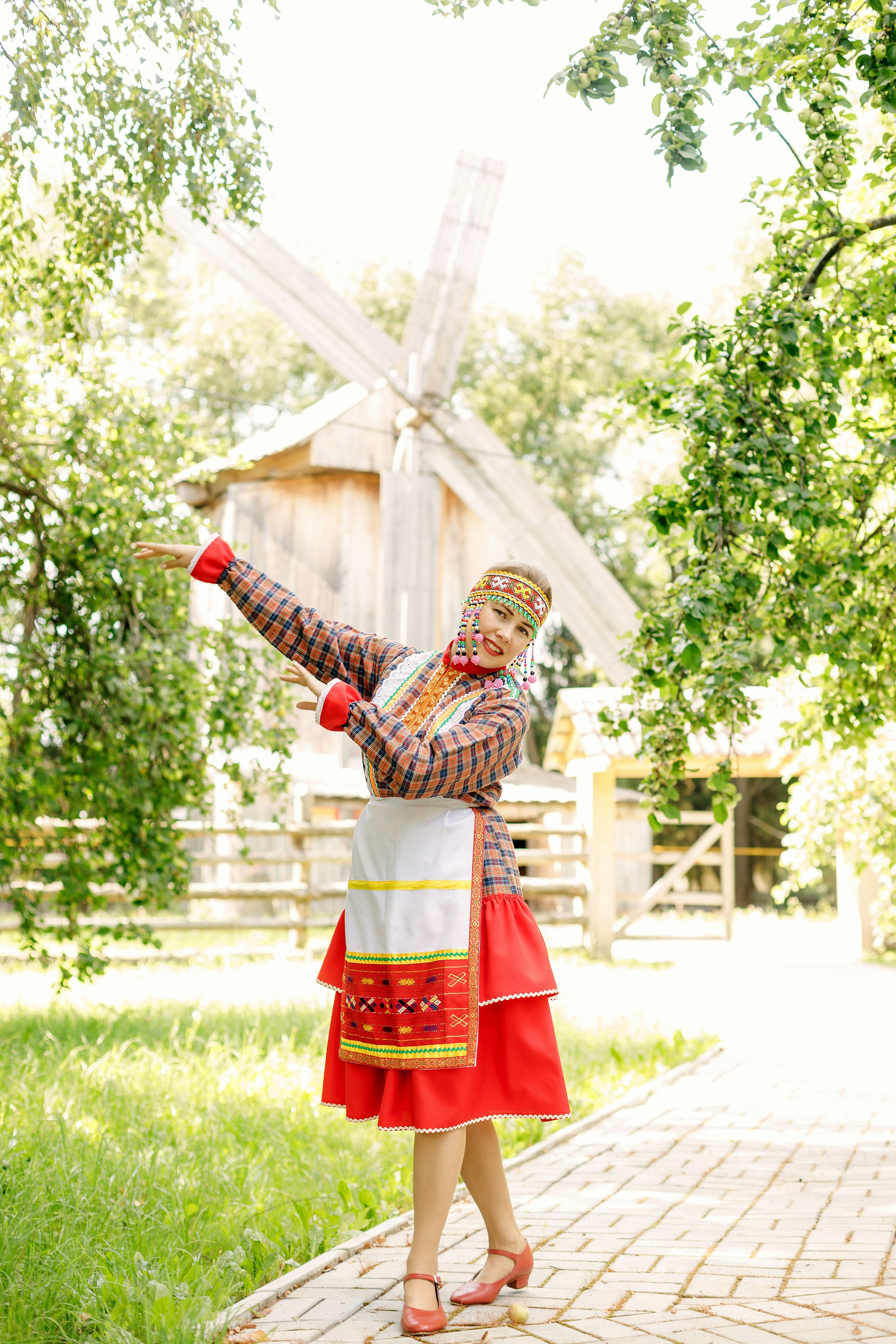 Фотосессия с Екатериной Анисимовой в Ибресинском этнографическом музее. Портретный и репортажный фотограф в Чебоксарах Андриян Чаркин