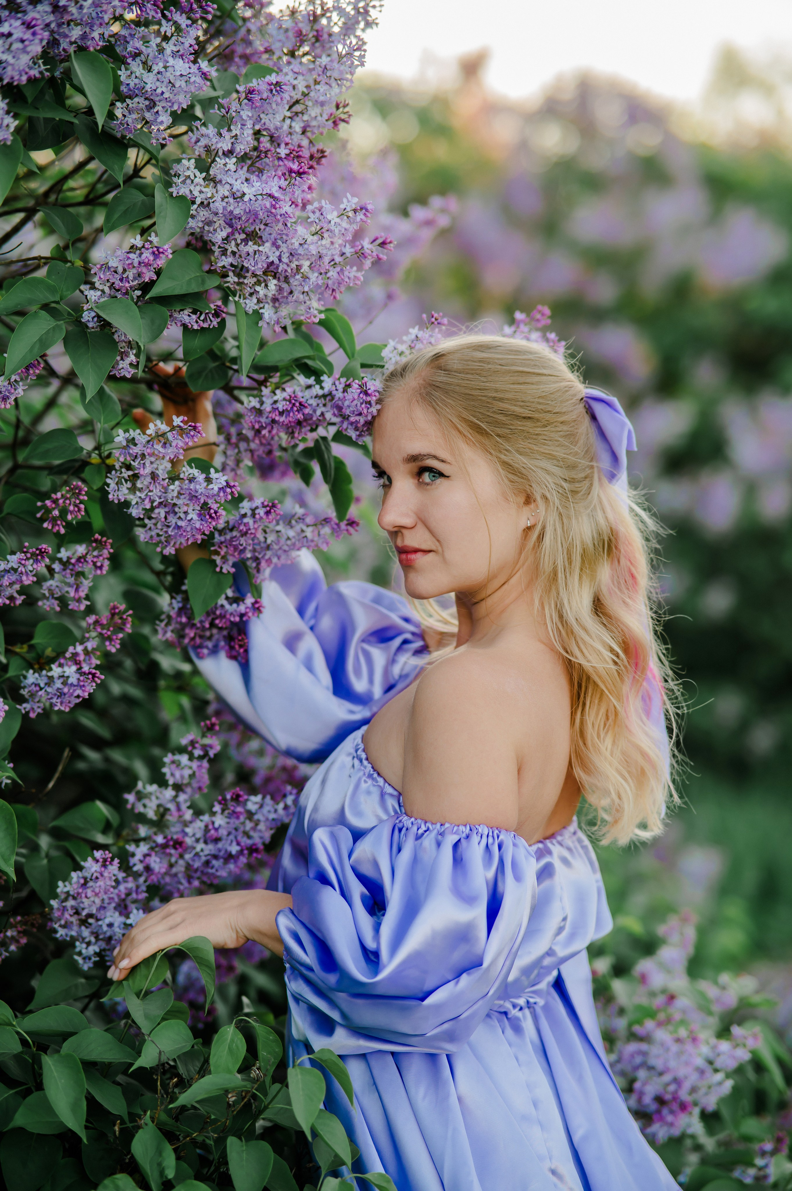 Юлия и сирень. Свадебный и семейный фотограф Евгения Кононова