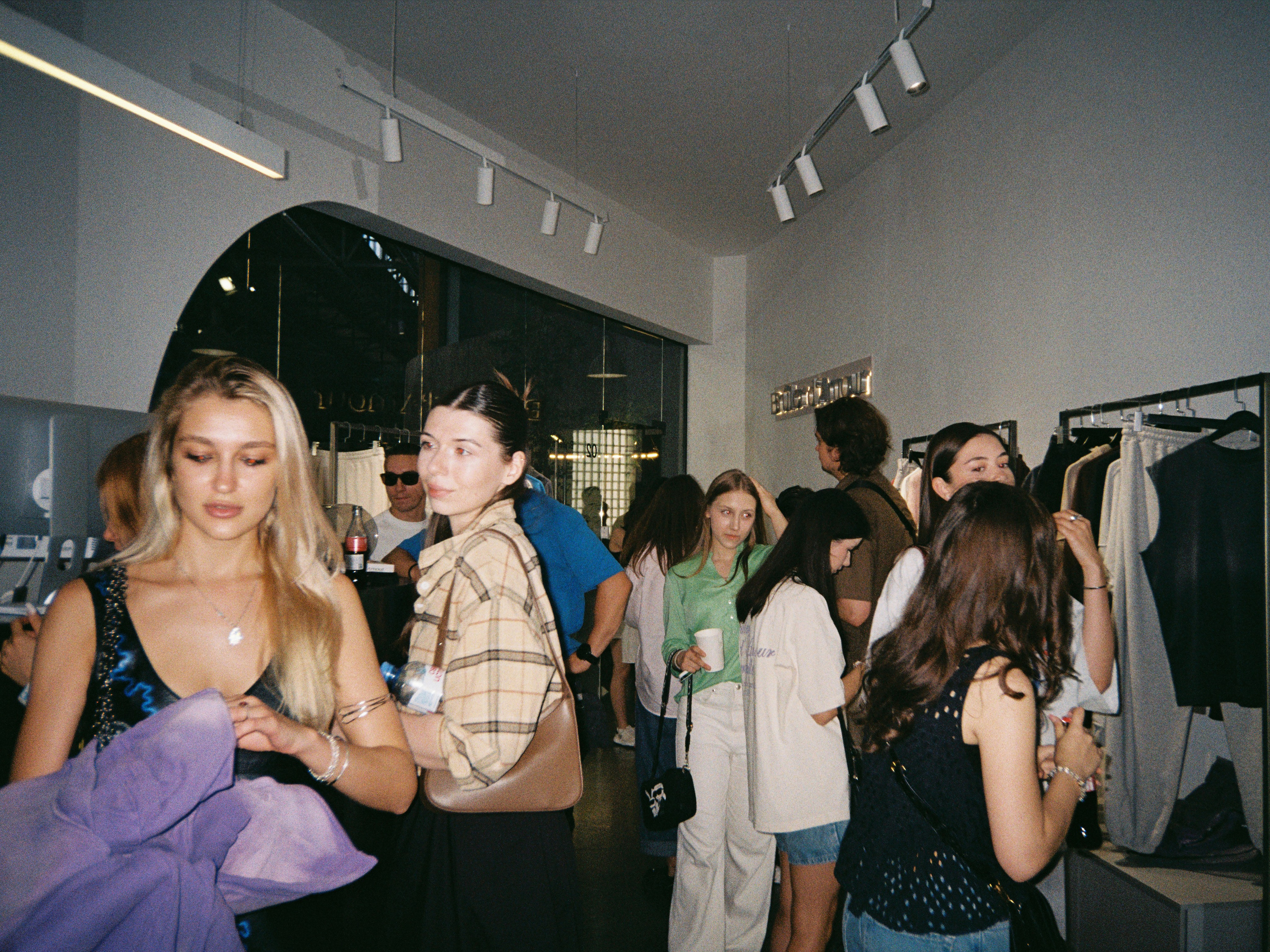 Brûler d'Amour, июль 2025