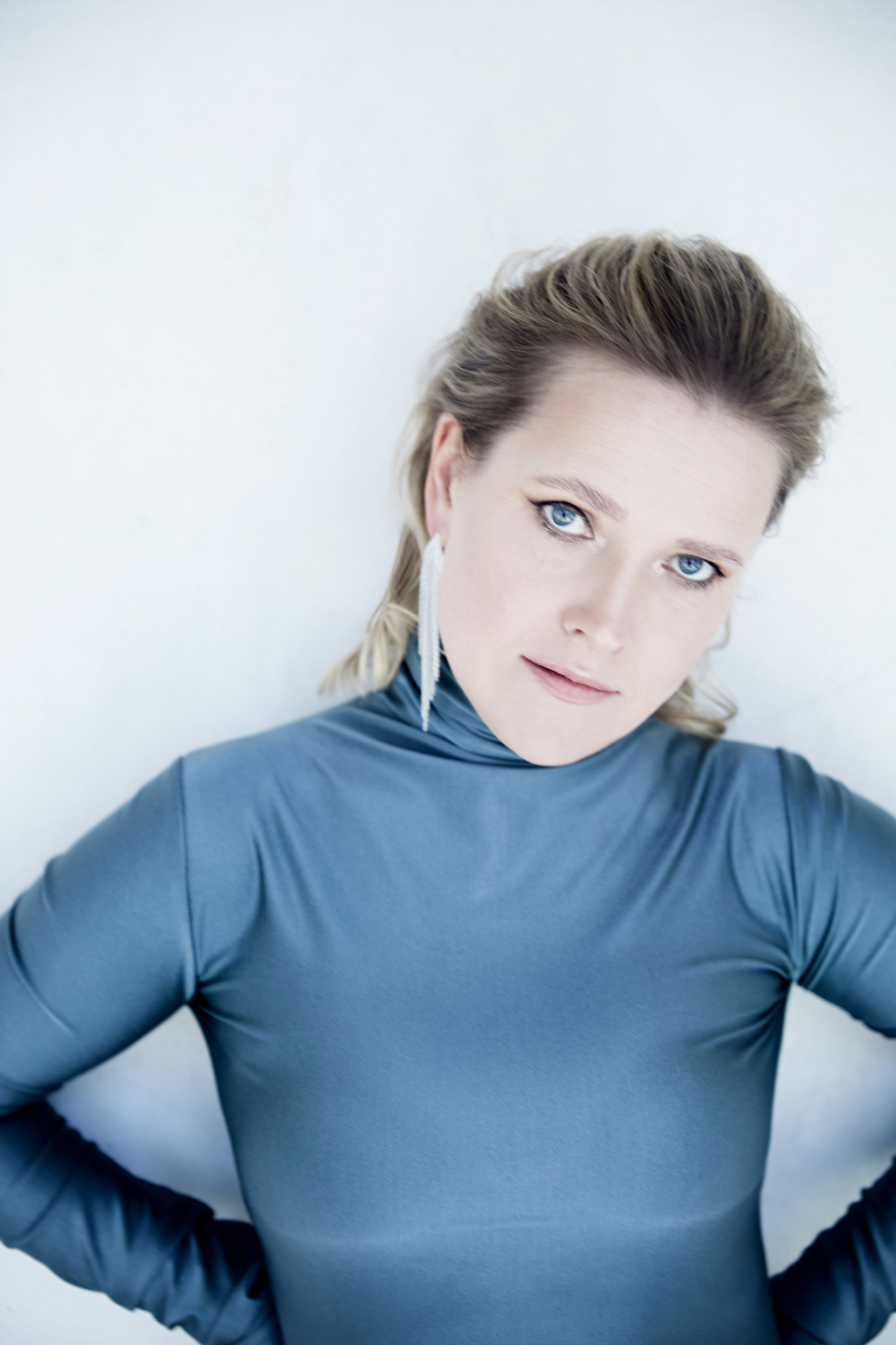 ALEKSANDRA. Yulia Otroschenko