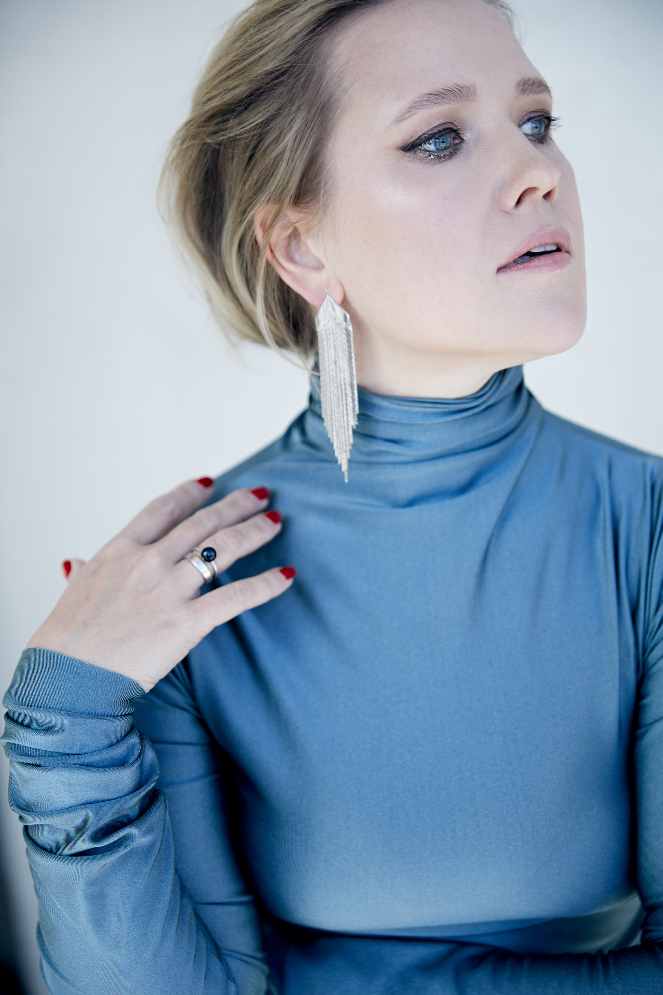 ALEKSANDRA. Yulia Otroschenko