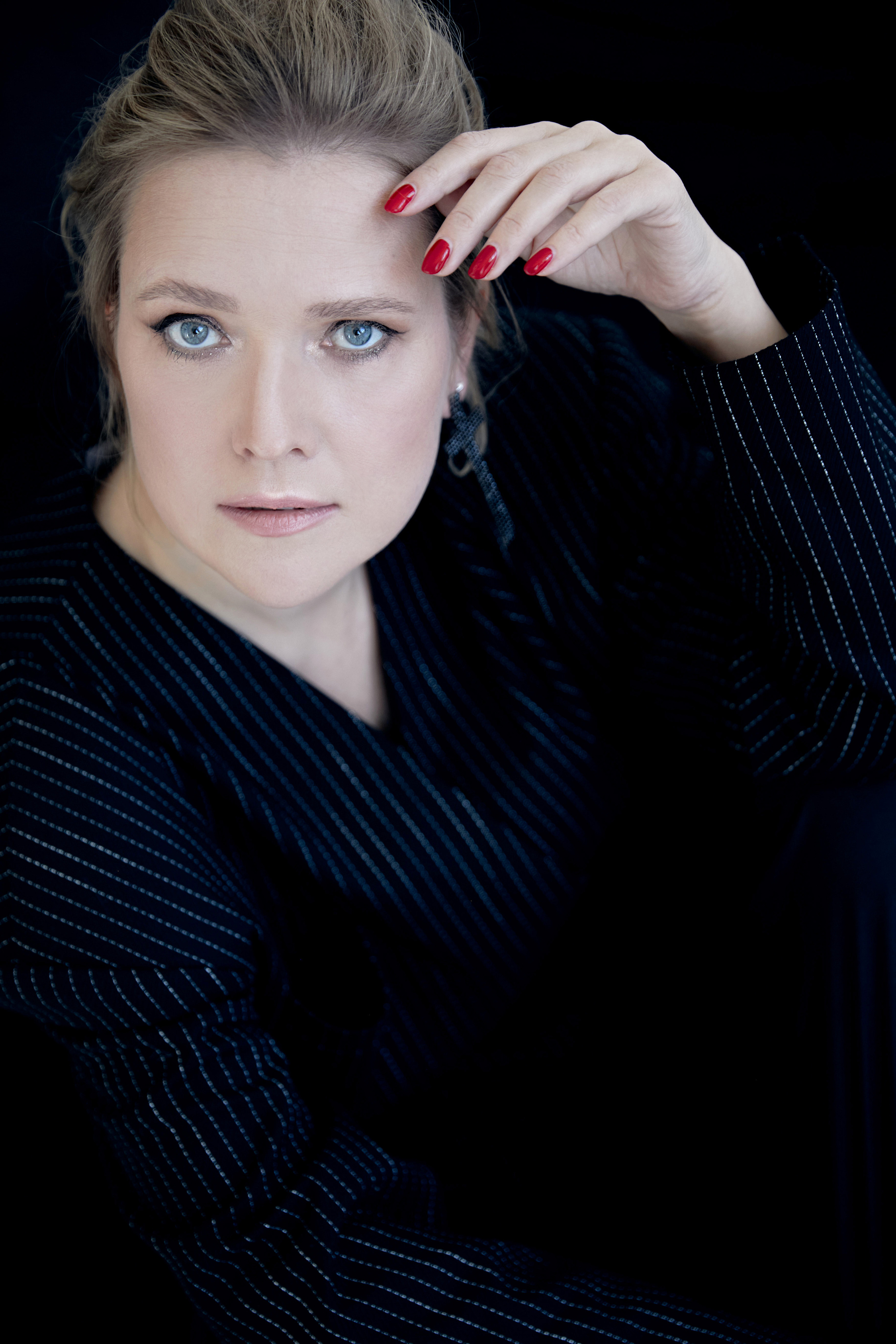 ALEKSANDRA. Yulia Otroschenko