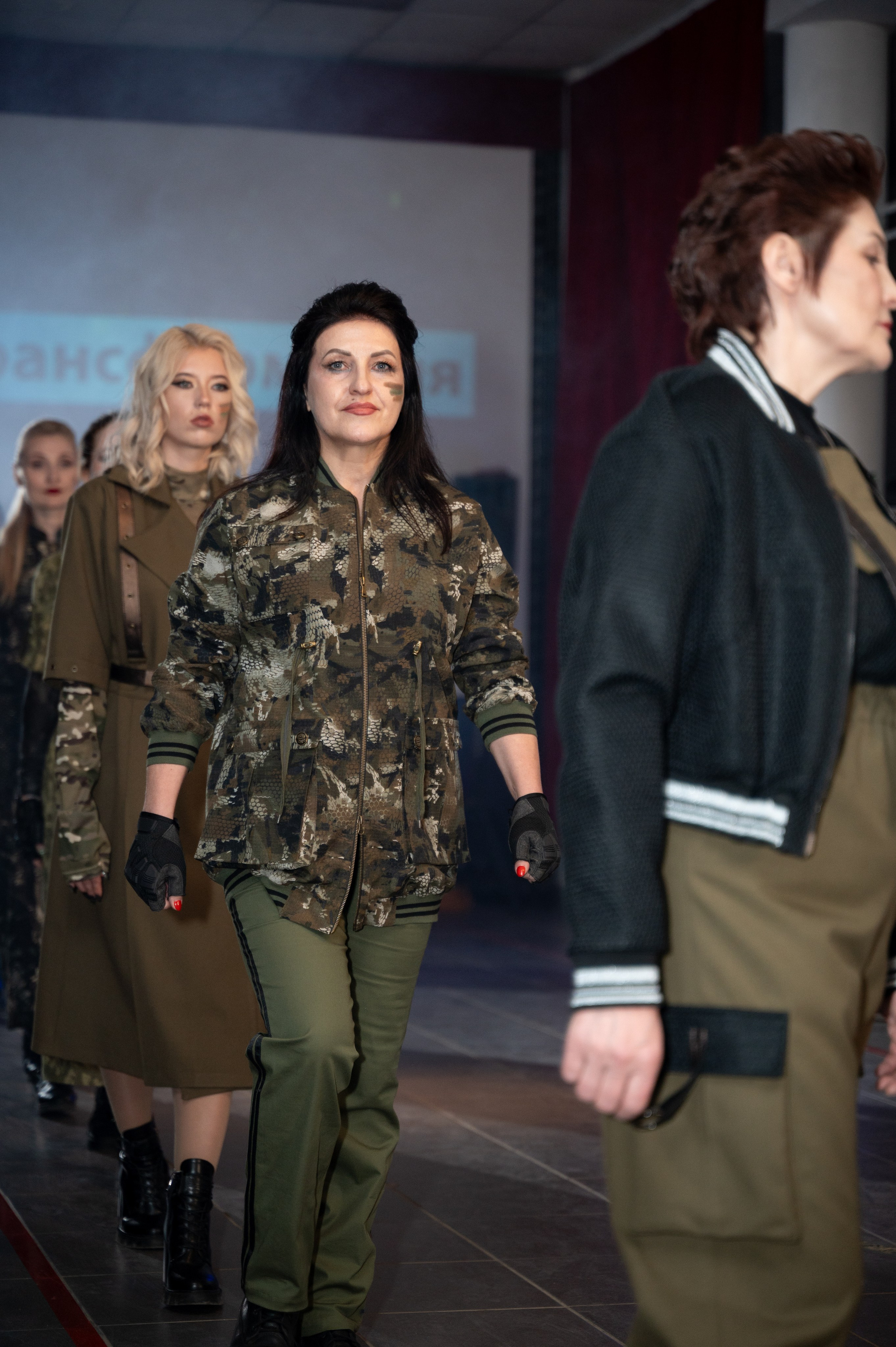 Закрытый показ милитари «Своя трансформация» дизайнера Юлии Бойченко | 24.04.2025. Фотограф в Омске Елизавета Кириллова