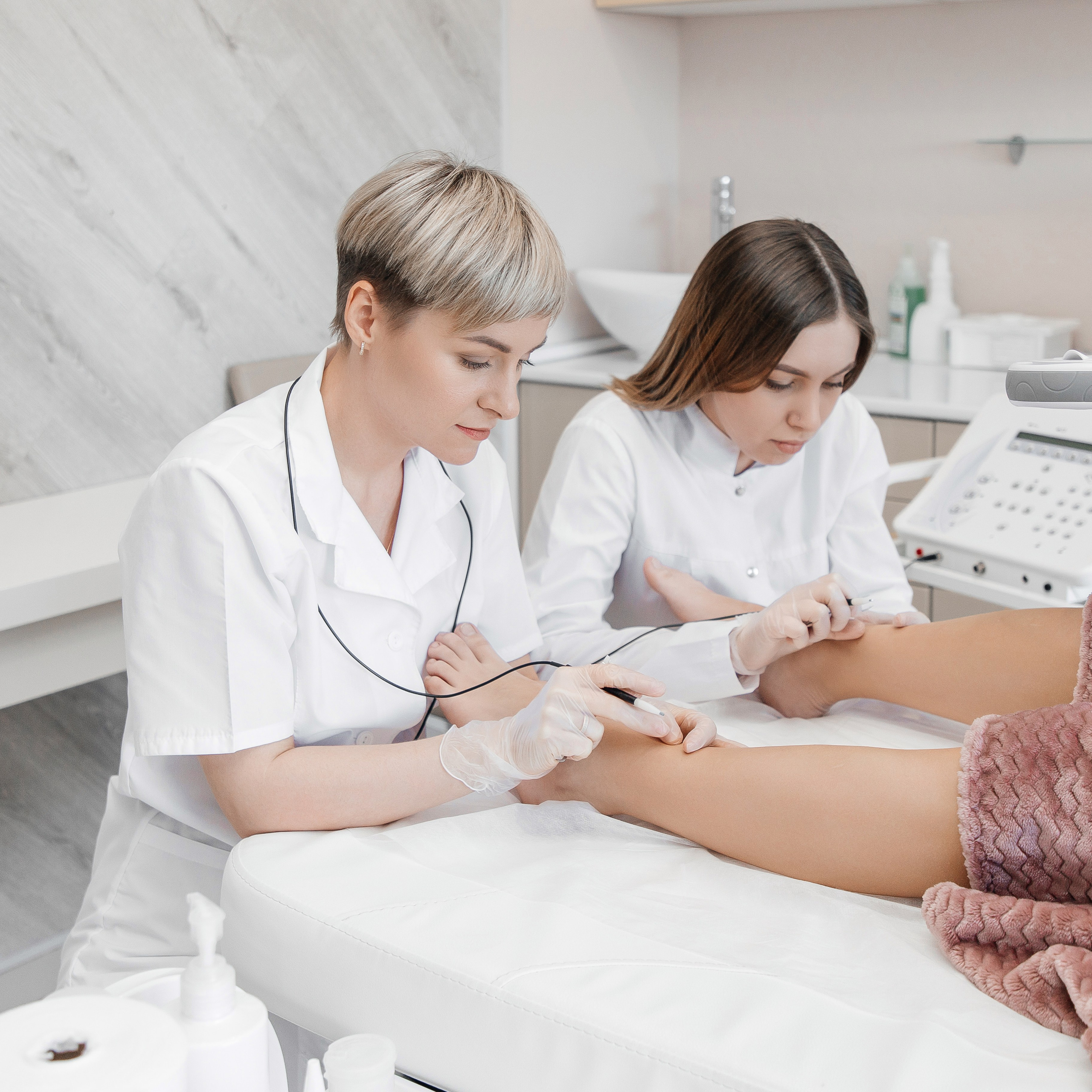 Контент для клиники лазерной эпиляции. Фотограф Денис Лесковский (Тюмень)