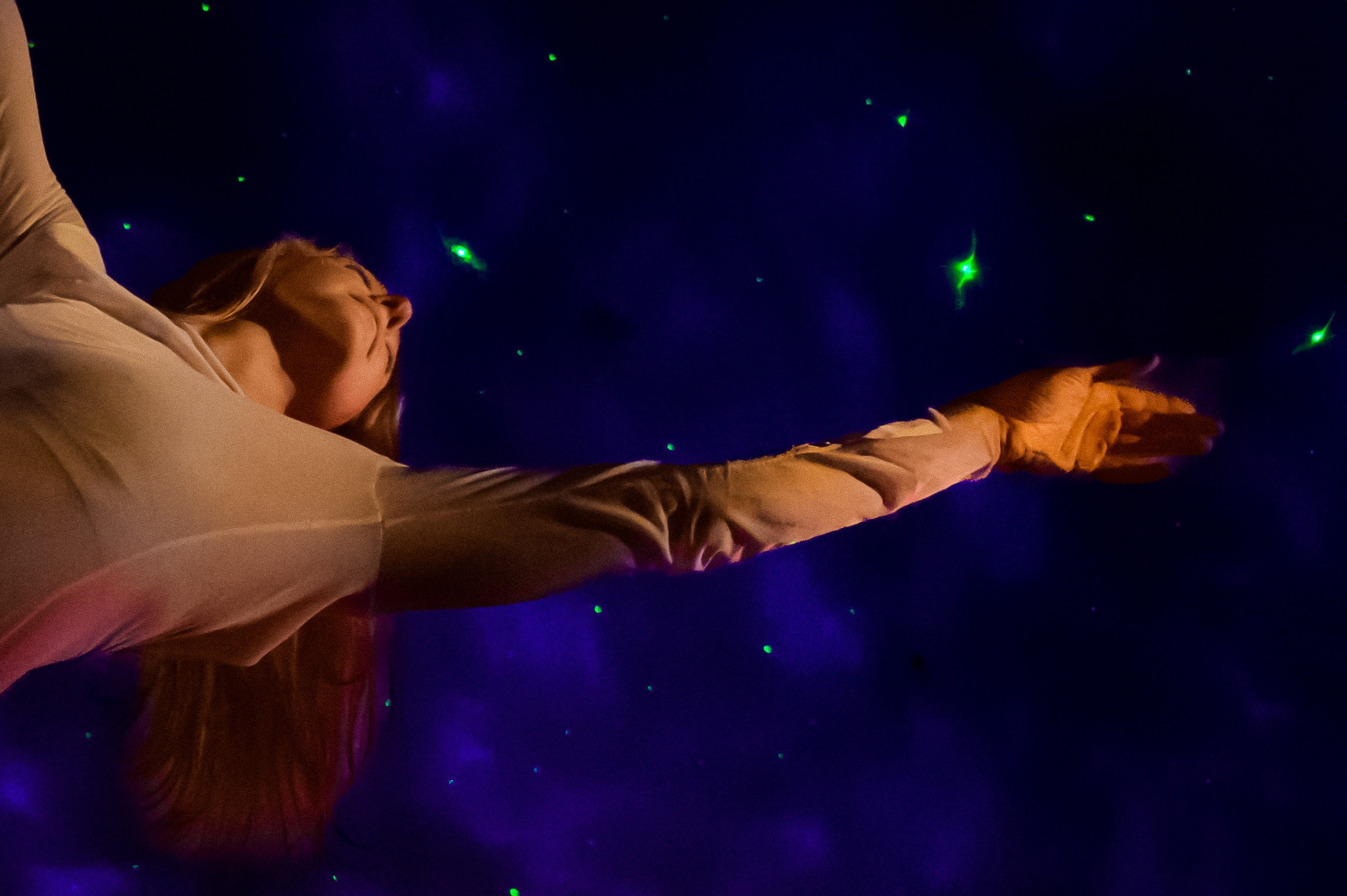 Фото проект "Женщина-стихия" представленный на выставке в Дюссельдорфе Германия июль 2025 года. Спортивный фотограф в Москве Фадеева Ирина. Соревнования, турниры, чемпионаты по танцам. отчетные концерты, съемка под водой