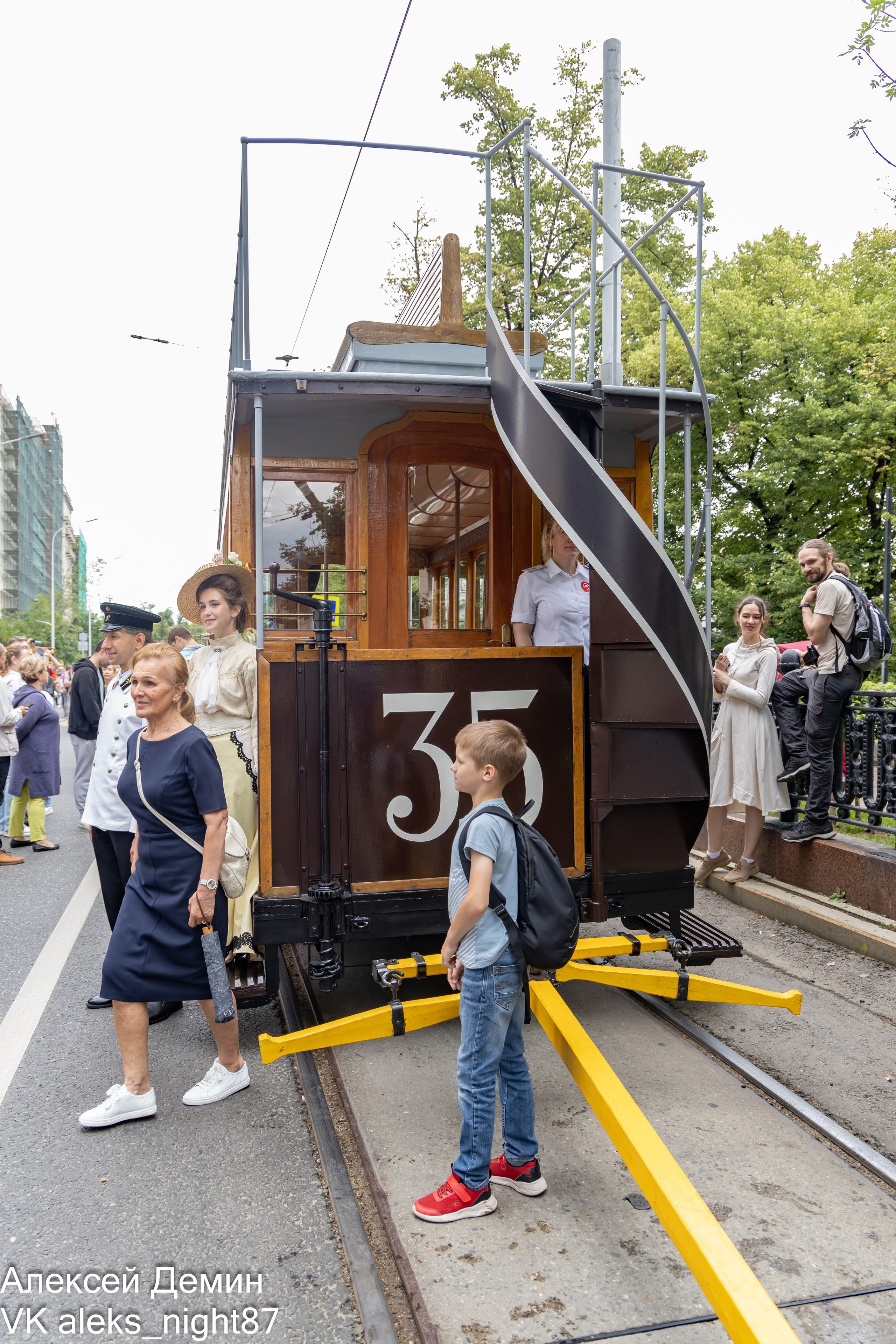 Ретро парад трамваем Москва 2023. Репортажный, семейный и студийный фотограф в Москве Демин Алексей