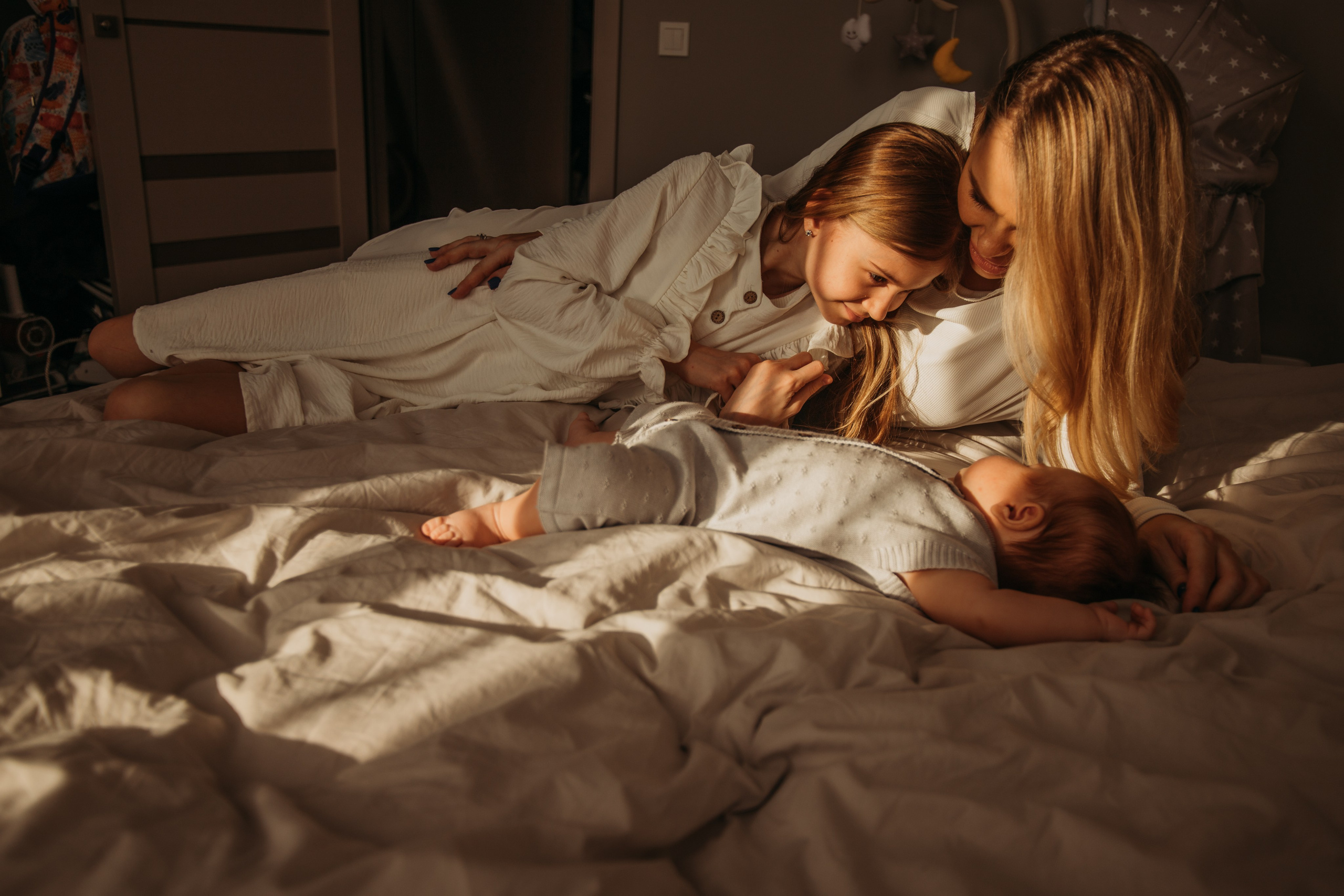 Домашняя съемка семьи Ксении. Венера Гайн. Репортажный фотограф  Тюмень. Обучение фотографии с 0