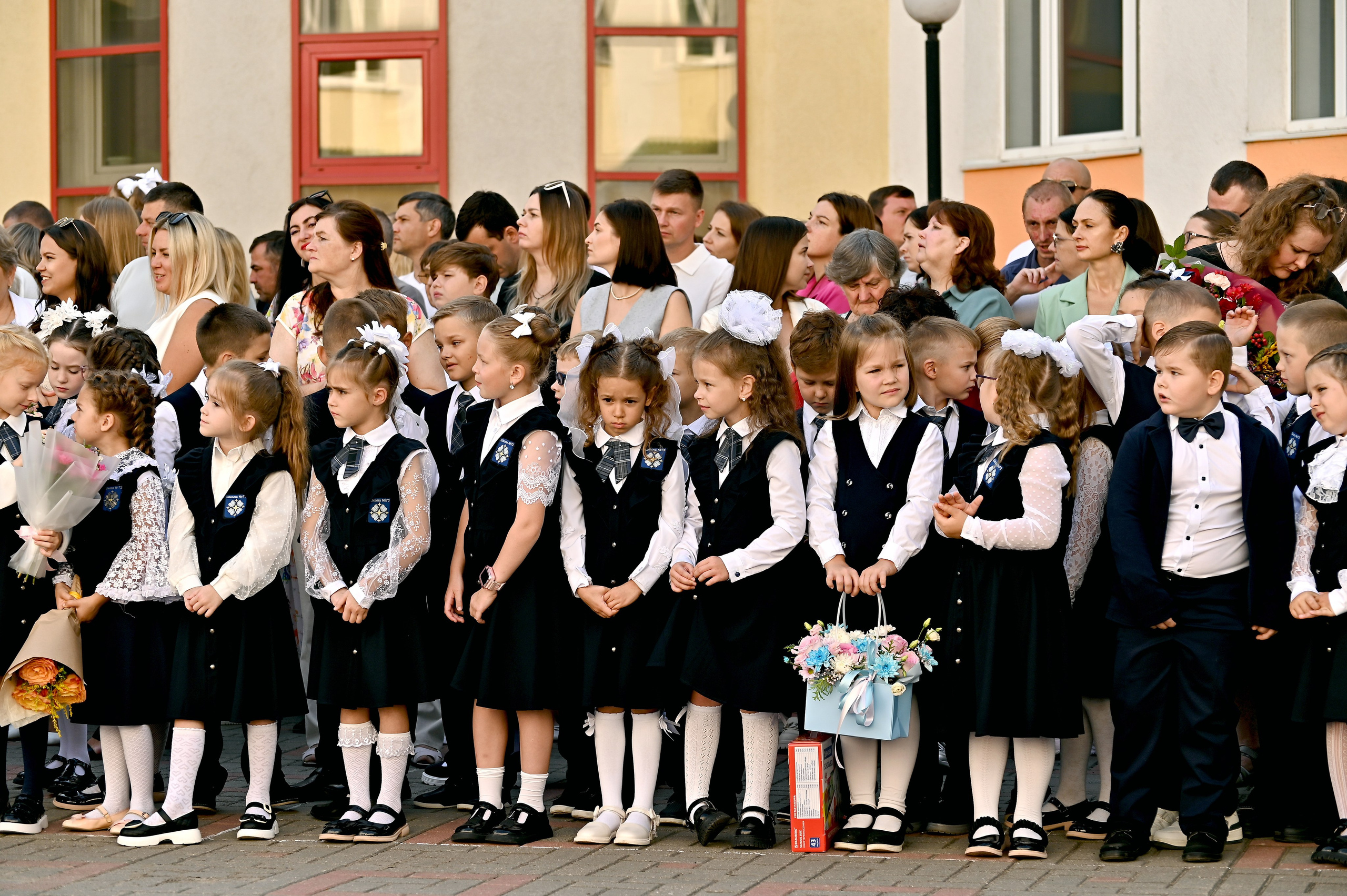 Первоклассник. ФОТОГРАФ ВАШИХ МЕРОПРИЯТИЙ РЯЗАНЬ СЕРГЕЙ КЛЮЕВ Концертная фотография близка к репортажу и портретной съемке