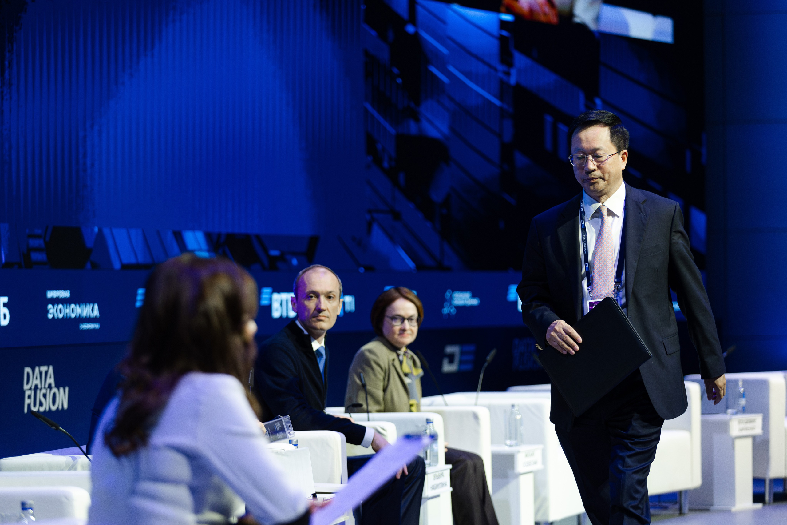 Data Fusion. Свадебный репортажный фотограф в Москве