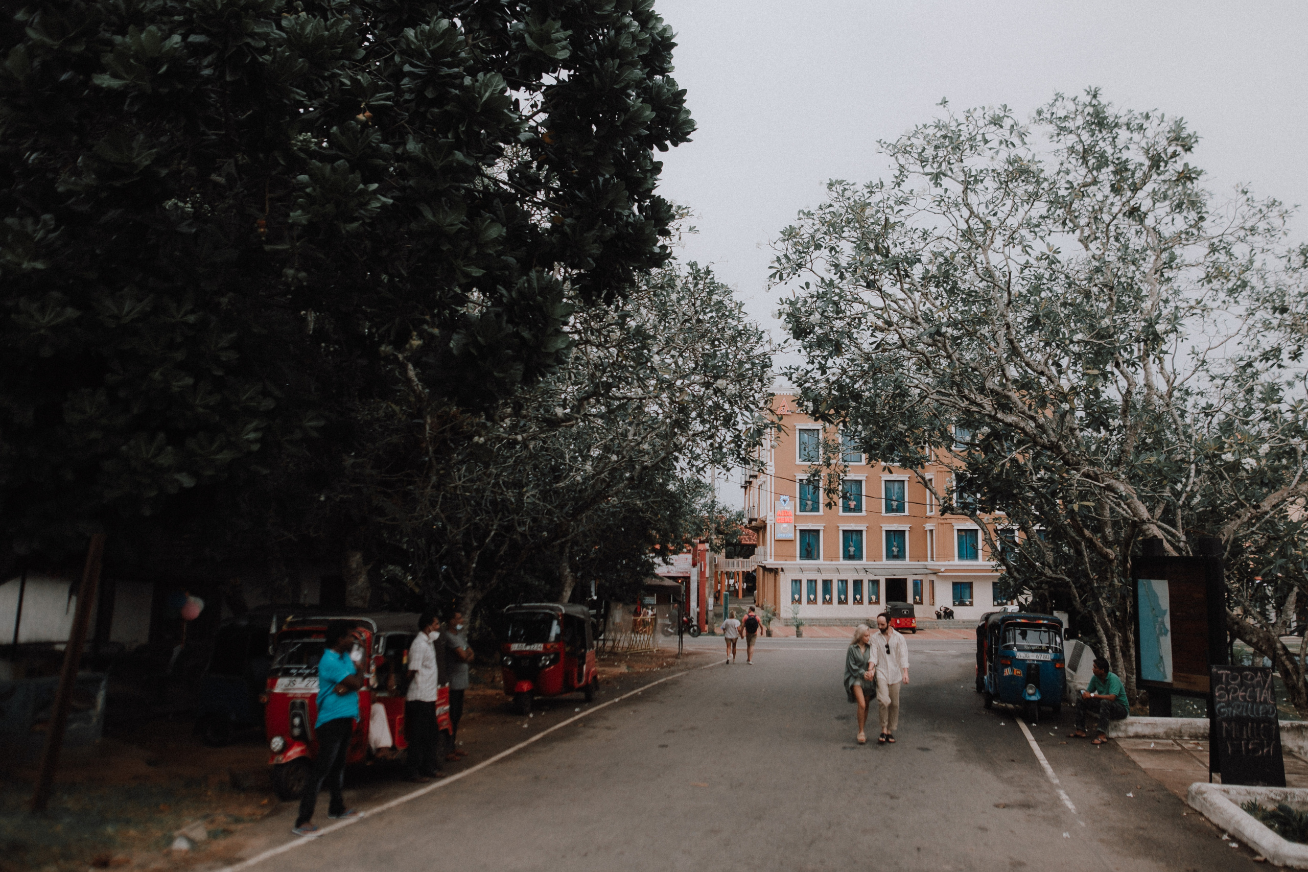 Вечер в Бентоте. Свадебный фотограф Грузия Alex and Polly