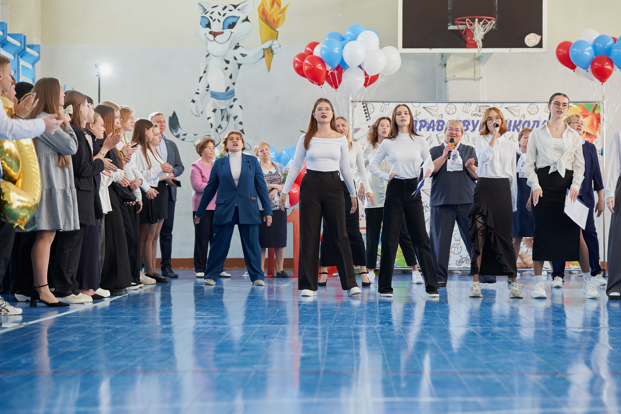 Школьная линейка 1 сентября. Выпускные альбомы в Екатеринбурге, от Анастасии Саловой