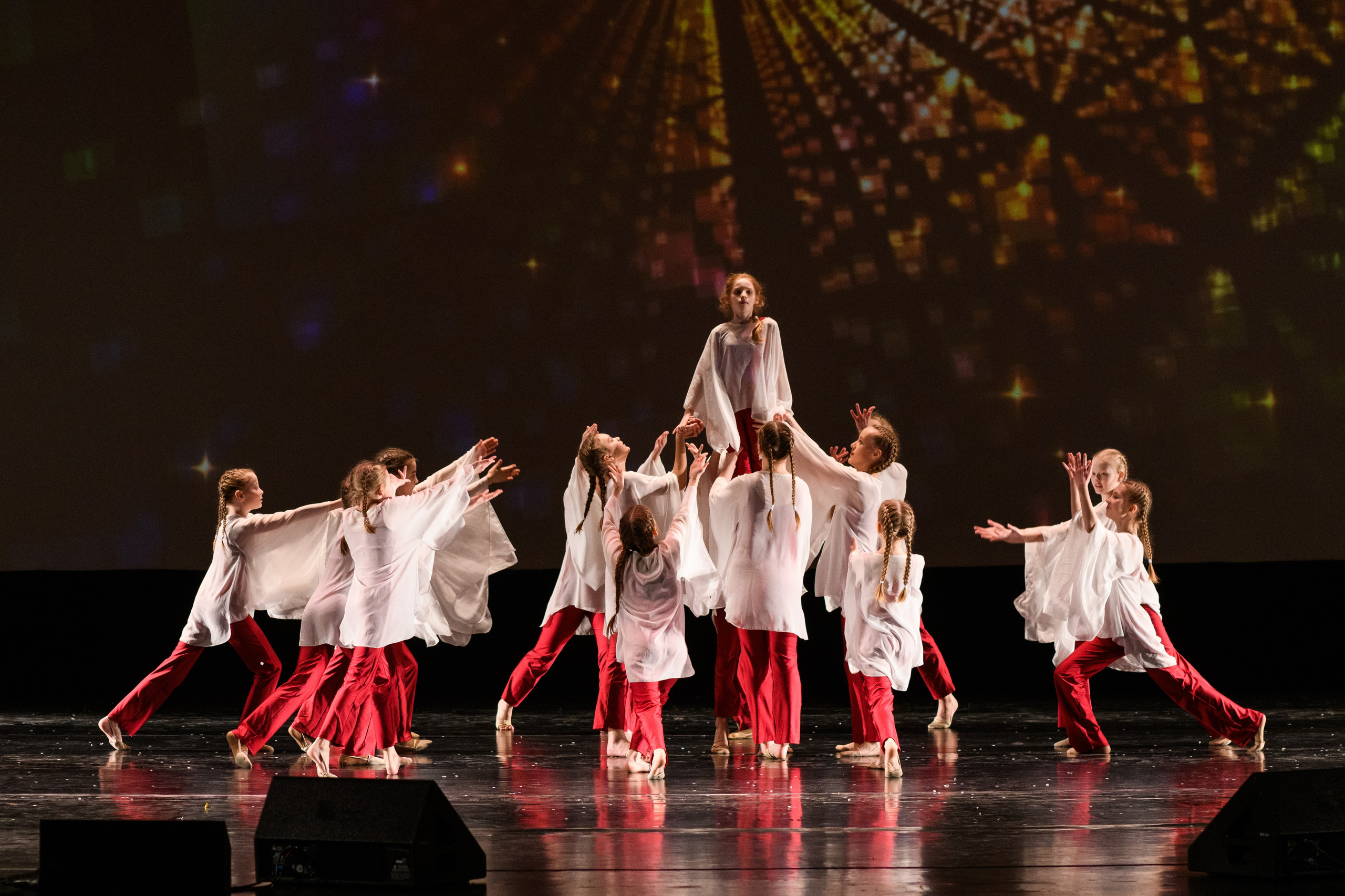 23 апреля, часть 2, БКЗ Октябрьский, г. Санкт-Петербург. Золотое яблочко